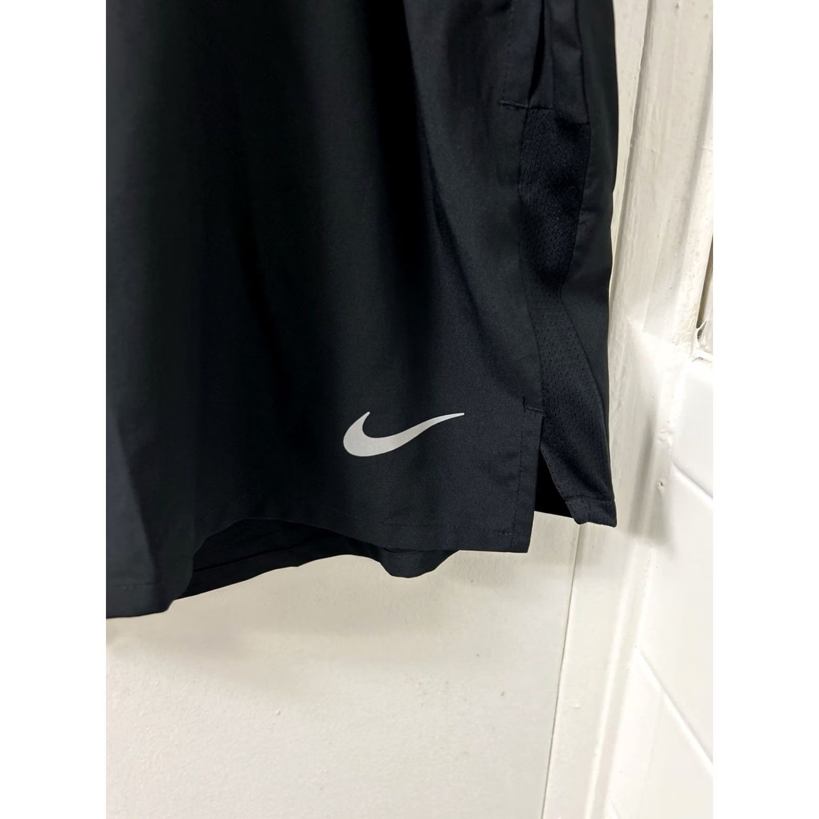 Nike Nike Challenger Dri-FIT Running Shorts Mens 2XL Black 5" DV9363-010 NWT Size US 39 - 5 Thumbnail