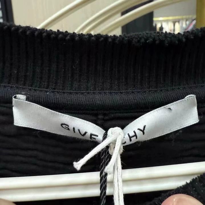 Givenchy Givenchy Ripped sweater Size US XS / EU 42 / 0 - 2 Thumbnail
