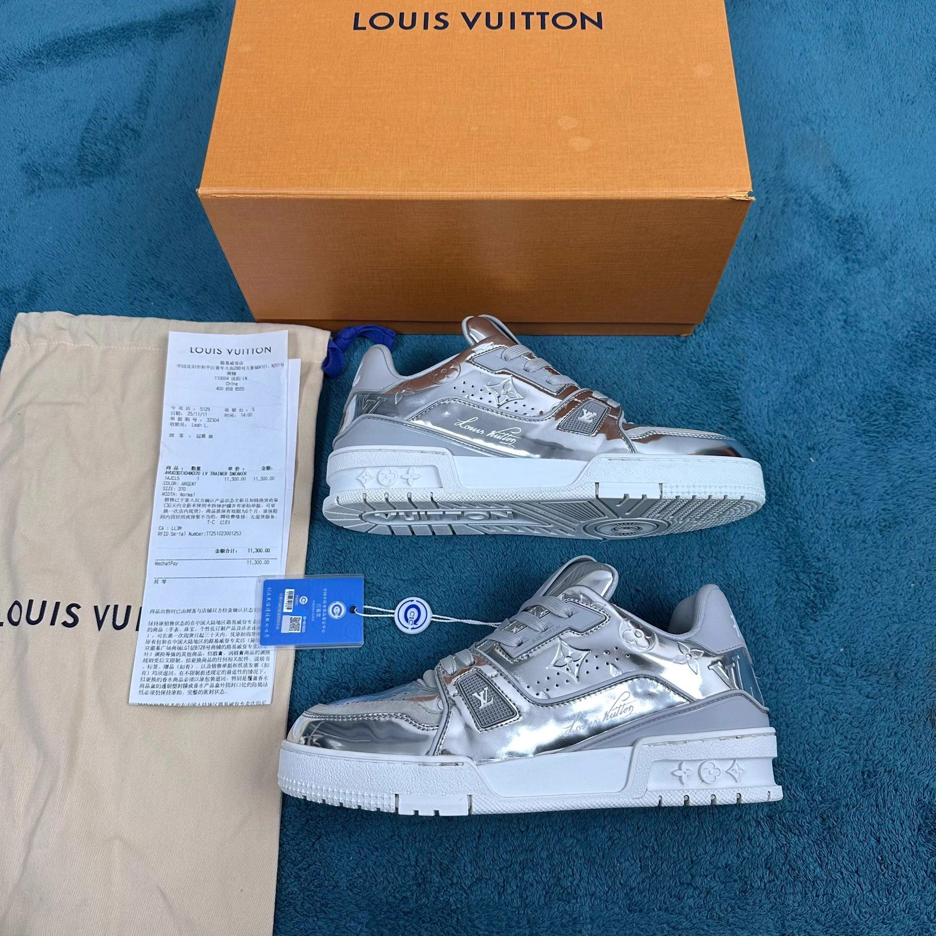 Louis Vuitton LV Trainer 25FW Patent Leather Low Top Silver EU37 Size US 6 / IT 36 - 2 Thumbnail