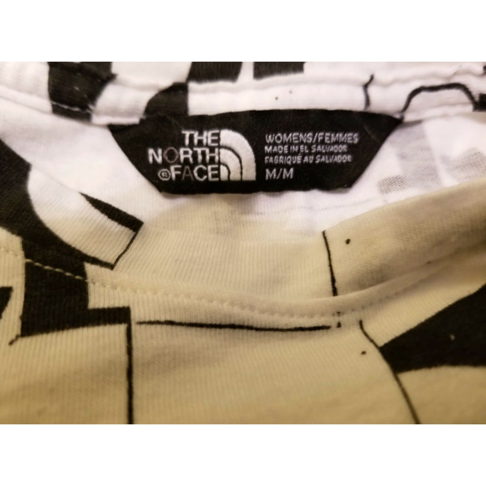 The North Face VINTAGE? No, The North Face Women's T-Shirt Short Sleeve Tee White S Cotton Athletic Regular Graphic Print All Over Shirt Womens Small T-Shirt Size S / US 4 / IT 40 - 3 Thumbnail