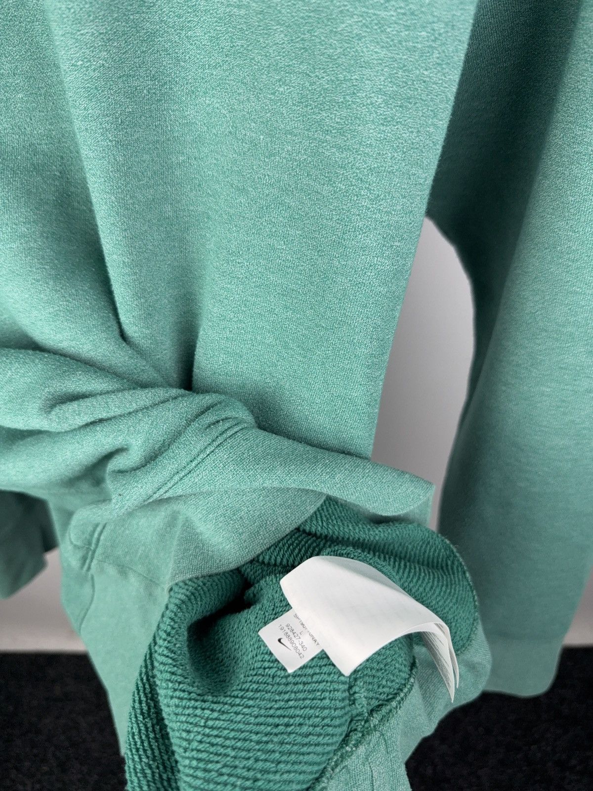 Nike Vintage Nike Green Central Logo Crewneck Sweatshirt Size L Size US L / EU 52-54 / 3 - 5 Thumbnail