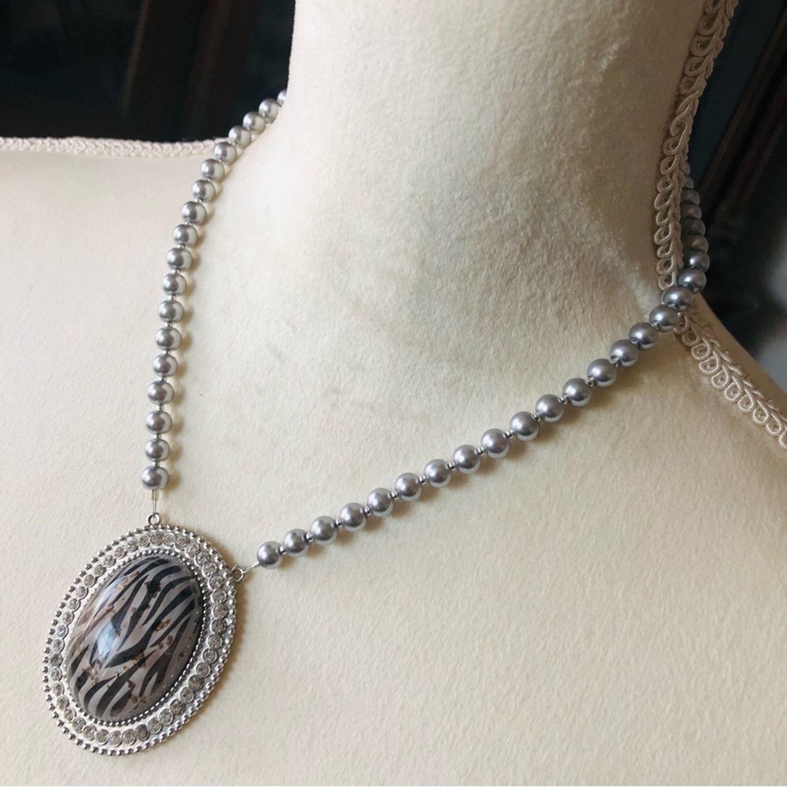 Handmade Handcrafted repurpose animal print halo Pearl necklace Size ONE SIZE - 4 Thumbnail