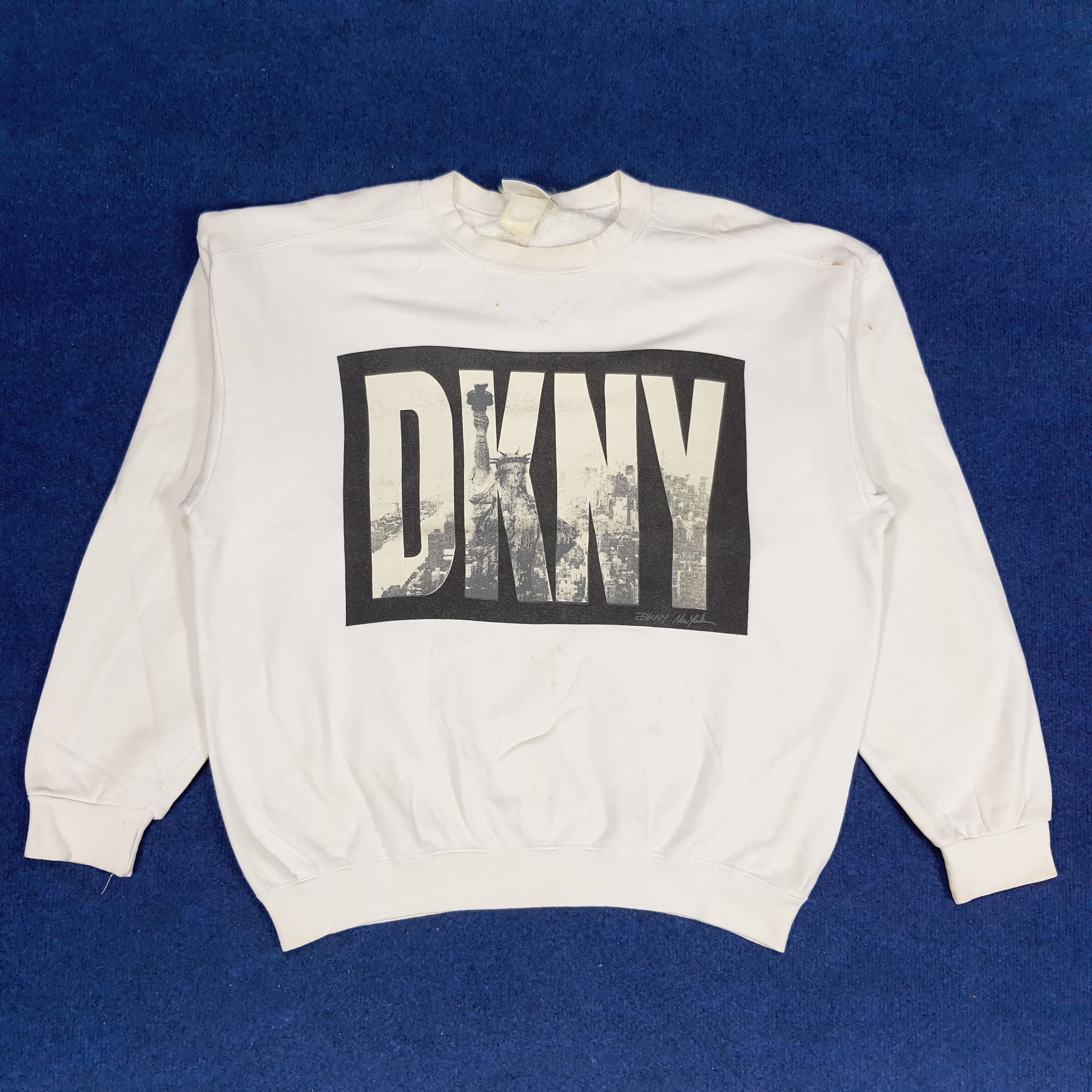 DKNY × Vintage Vintage DKNY New York Streetwear Sweatshirt Size US L / EU 52-54 / 3 - 1 Thumbnail