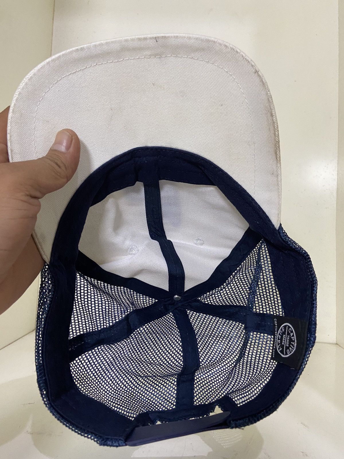 Japanese Brand VTG Y2K CAPTIV 8 SUPPLY like patagonia trucker hat Size ONE SIZE - 7 Thumbnail