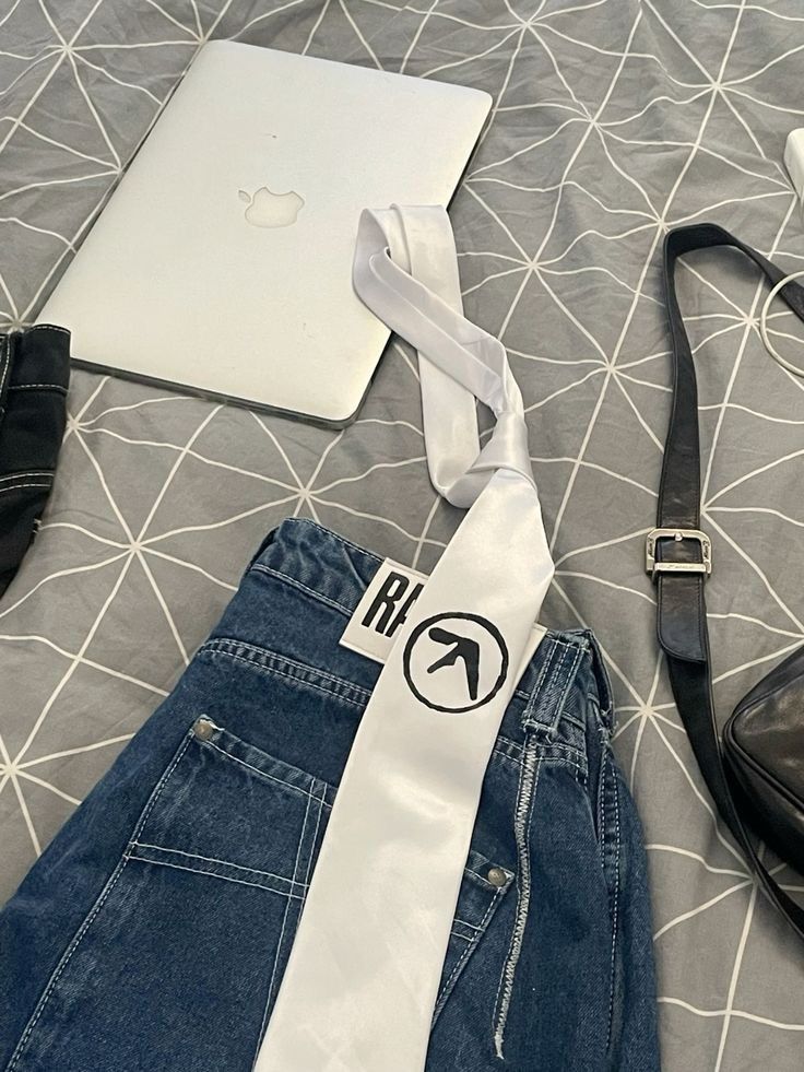 Other Aphex Twin white tie Size ONE SIZE - 1 Preview