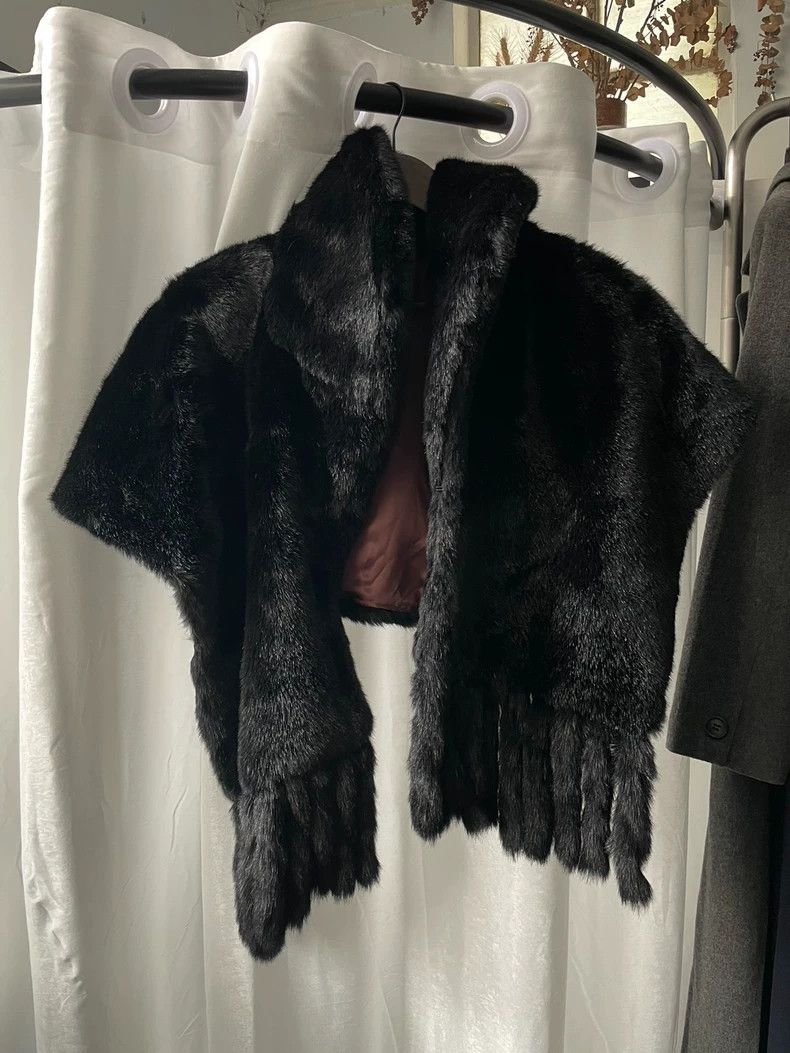 Comme des Garcons Comme des Garçons Medieval Black Fur Fringed Shawl Size ONE SIZE - 1 Thumbnail