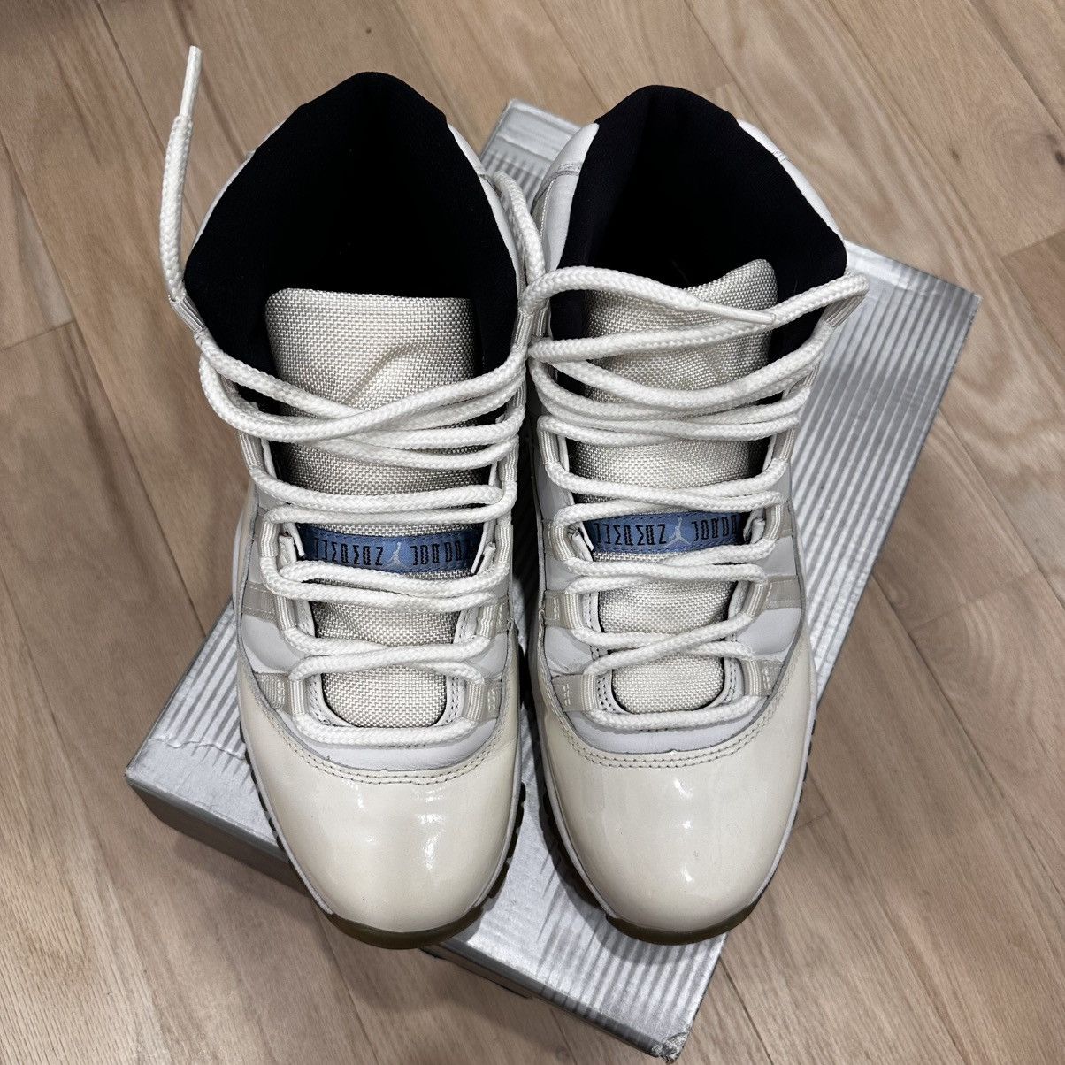 Jordan Brand Air Jordan 11 Columbia Size US 8.5 / EU 41-42 - 2 Thumbnail