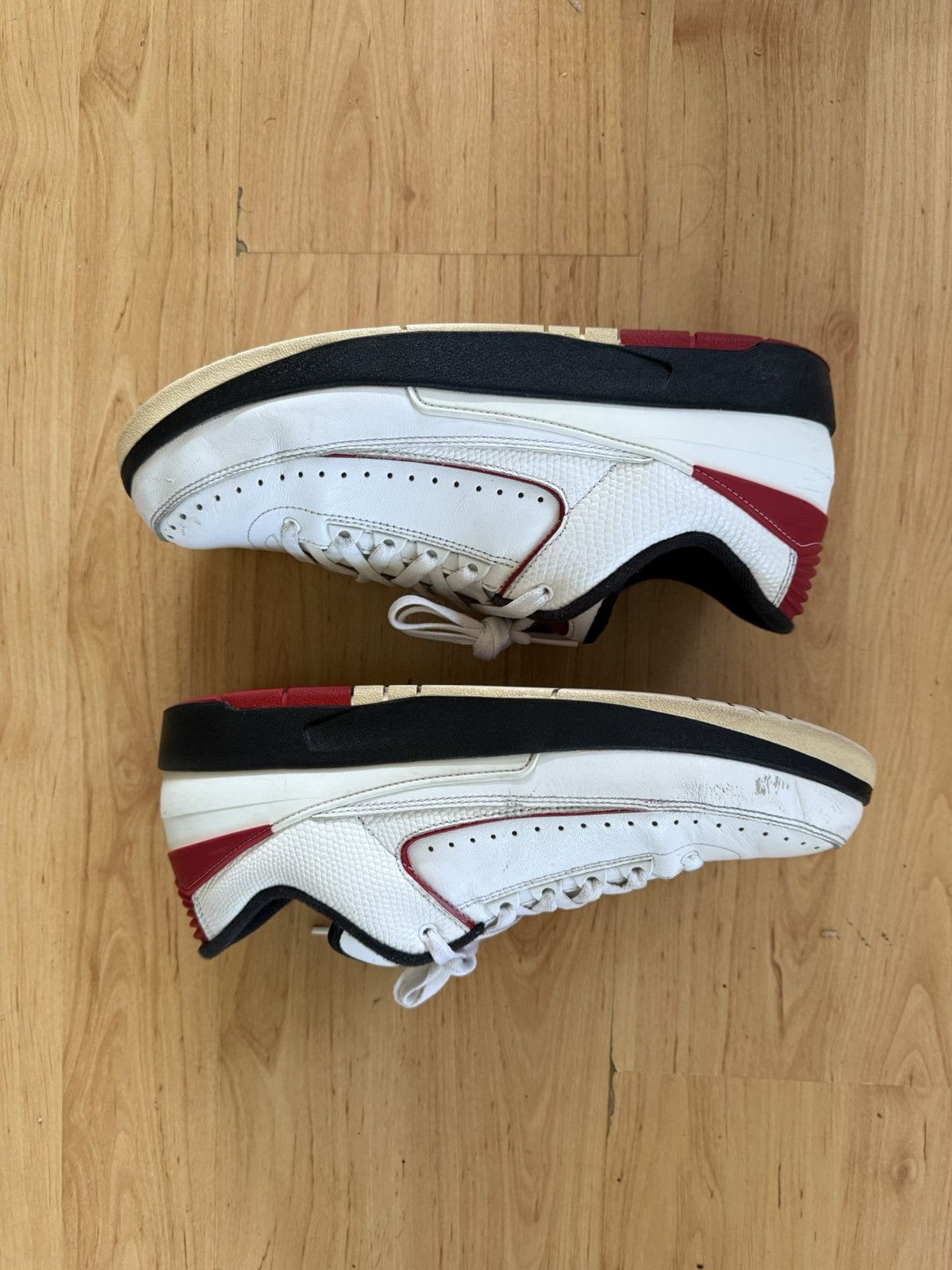 Jordan Brand Air Jordan 2 Retro Low 'Chicago' 2016 Size US 11 / EU 44 - 7 Thumbnail