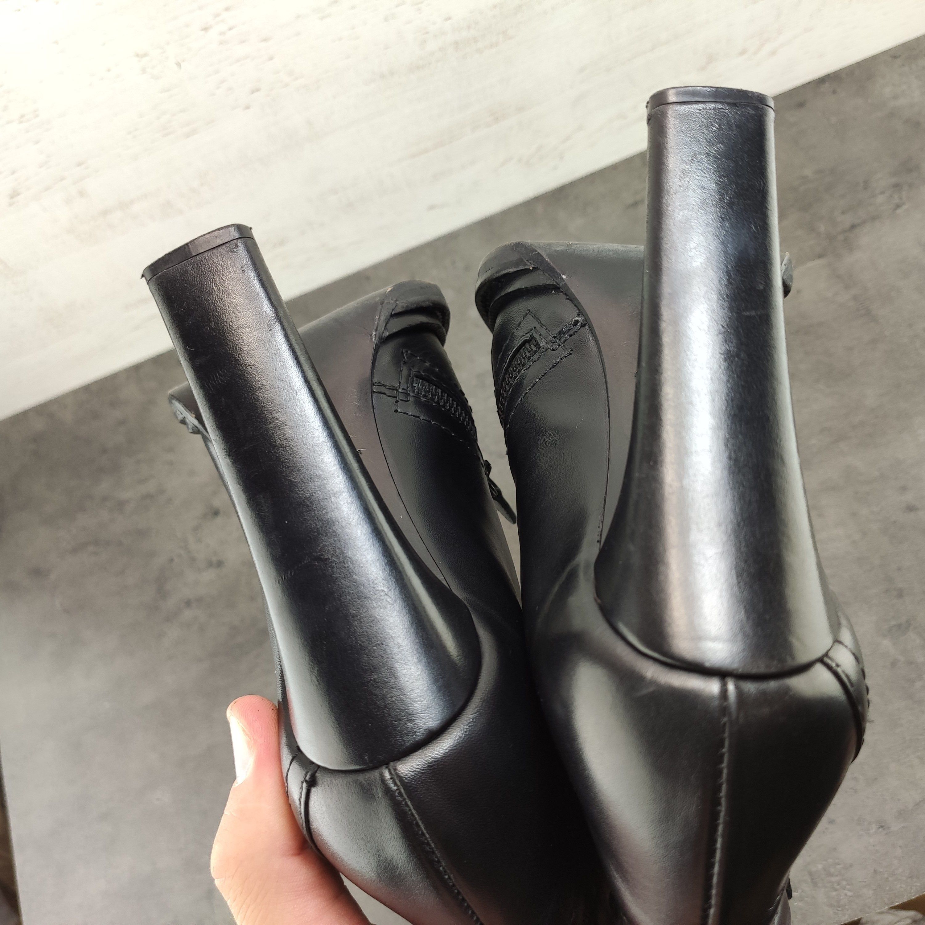 Alexander McQueen Alexander McQueen Black Leather Boots Sz 38 Size US 8 / IT 38 - 13 Thumbnail