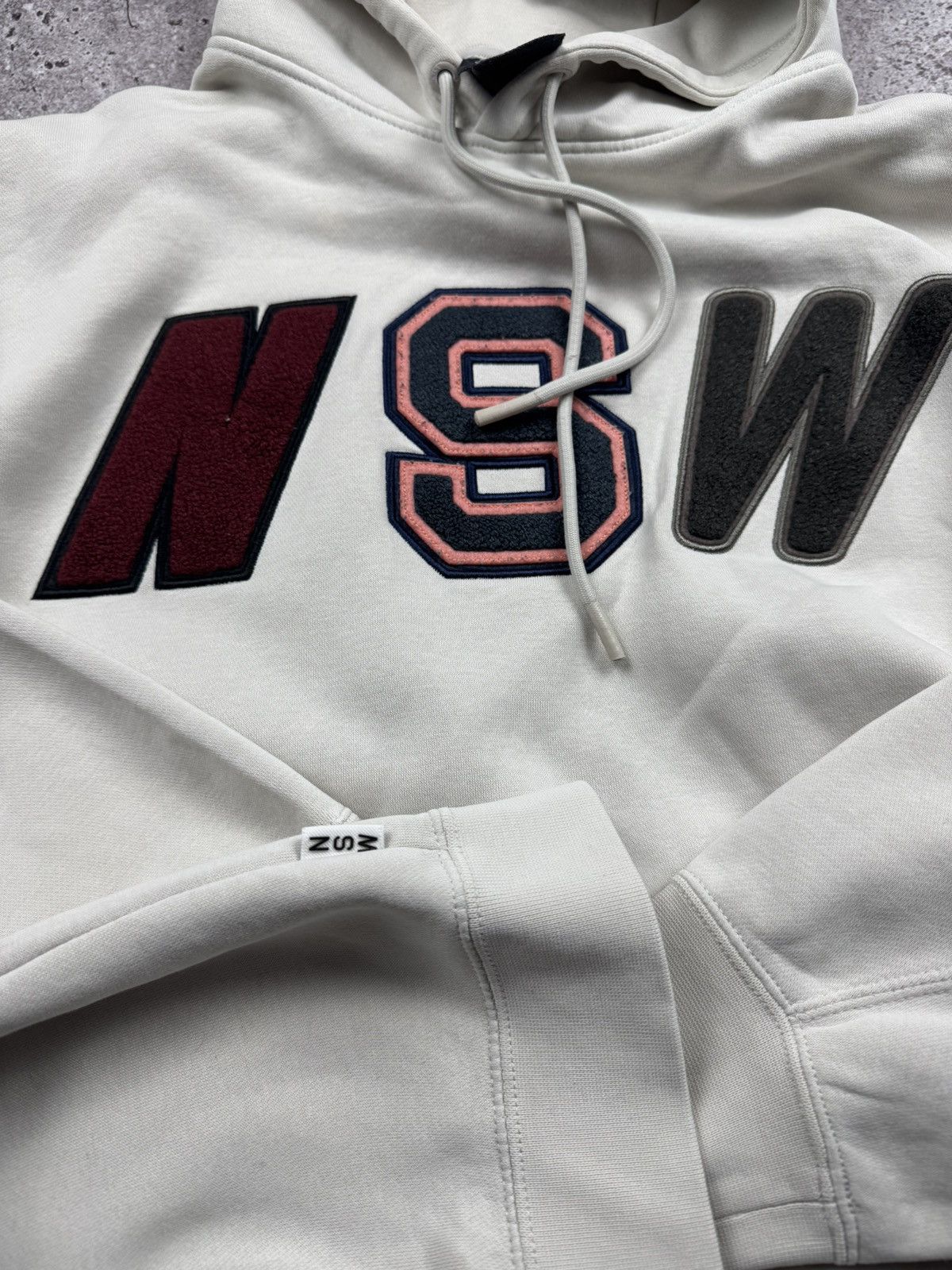 Nike Vintage Nike NSW Boxy Y2K Centre logo Oversized Hoodie Size US L / EU 52-54 / 3 - 3 Thumbnail