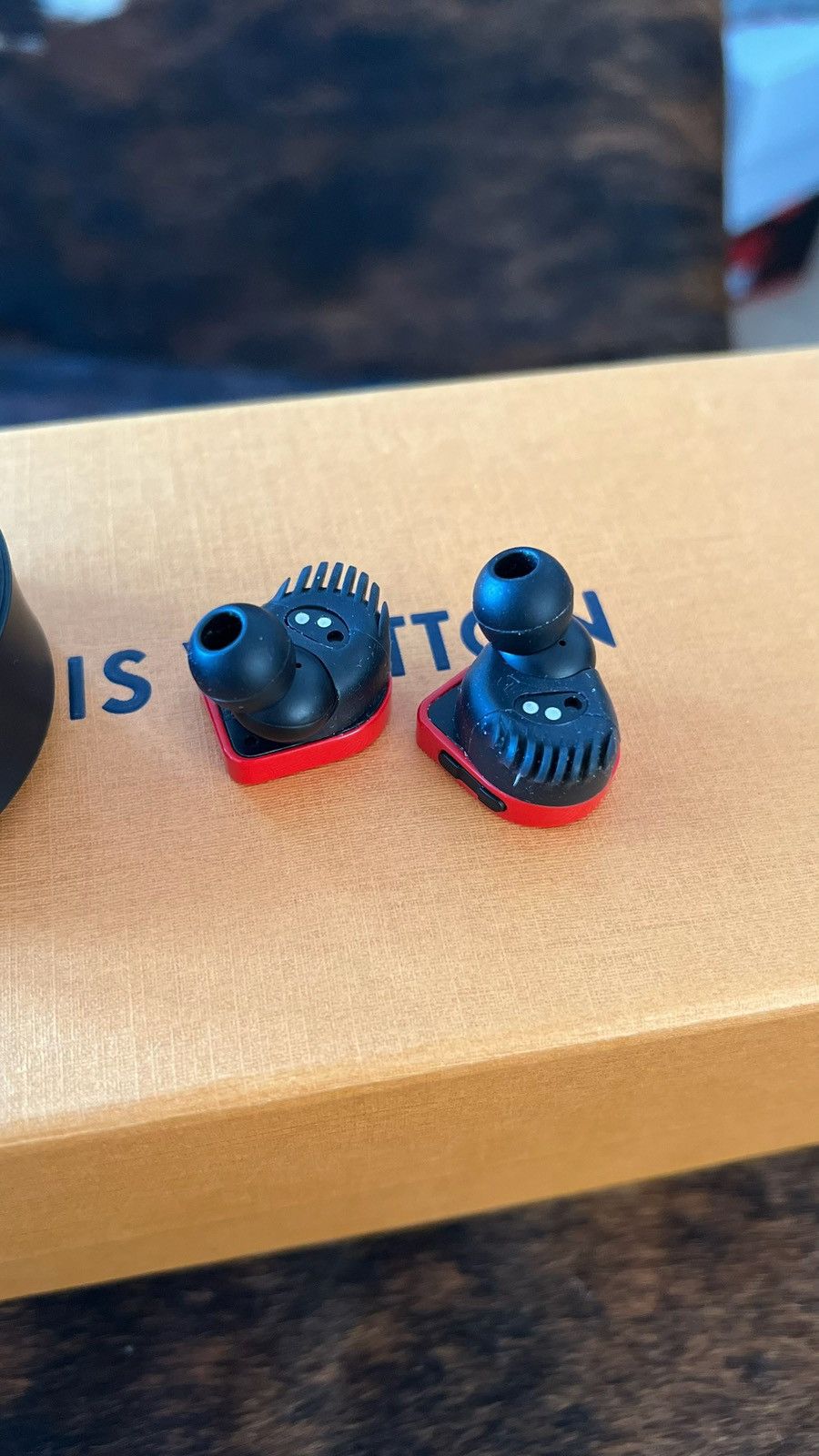 Louis Vuitton Louis Vuitton Horizon red monogram earbuds Size ONE SIZE - 5 Thumbnail
