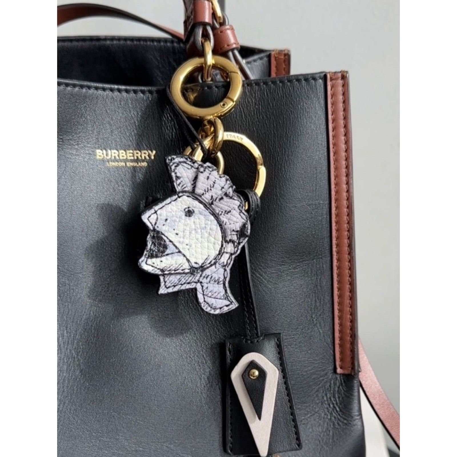 Burberry NWT Burberry Helmet Charm Black and White Keychain Silver Size ONE SIZE - 1 Thumbnail
