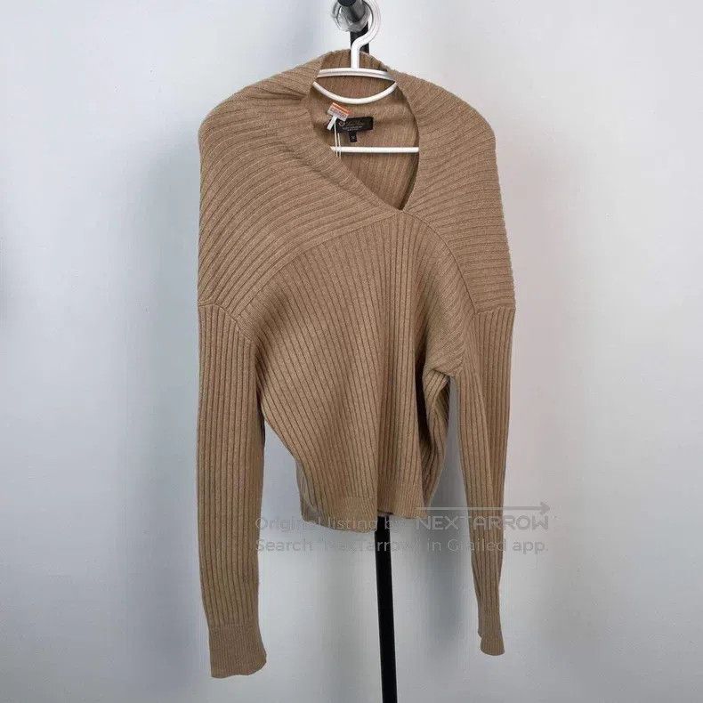 Loro Piana Loro Piana Asymmetrical Cashmere Sweater Size M / US 6-8 / IT 42-44 - 1 Thumbnail