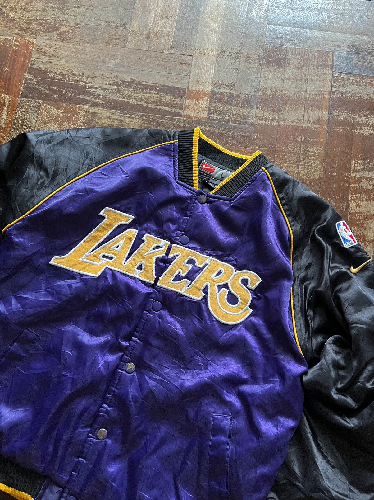 Nike × Vintage Vintage Nike LA Lakers NBA Bomber Jacket Size US S / EU 44-46 / 1 - 2 Thumbnail