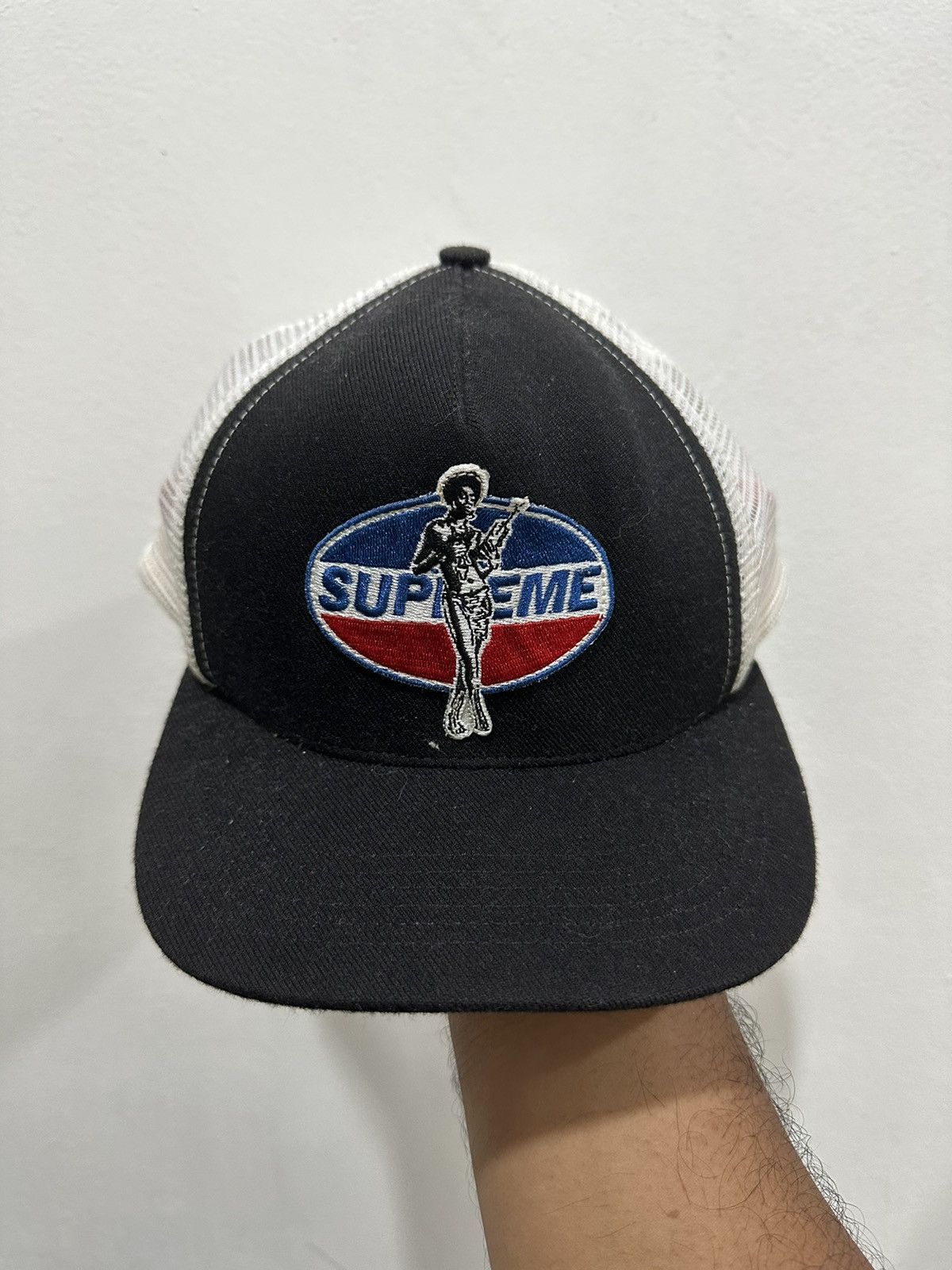 Hysteric Glamour × Supreme Classic SS17 Supreme Hysteric Glamour Trucker Hat Size ONE SIZE - 2 Thumbnail