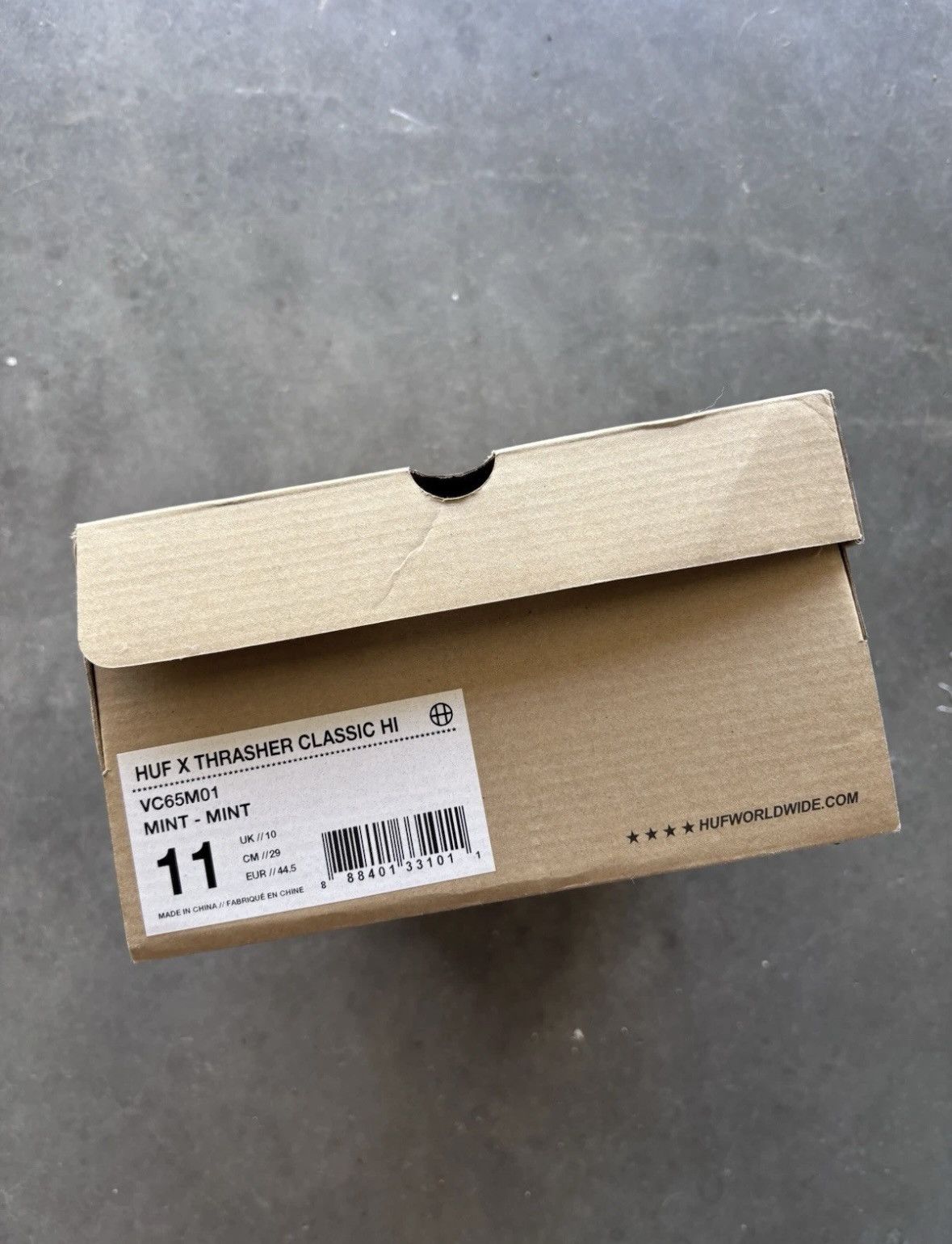 Huf Size 11 - 2016 Huf X Thrasher Classic Hi Mint Size US 11 / EU 44 - 13 Thumbnail
