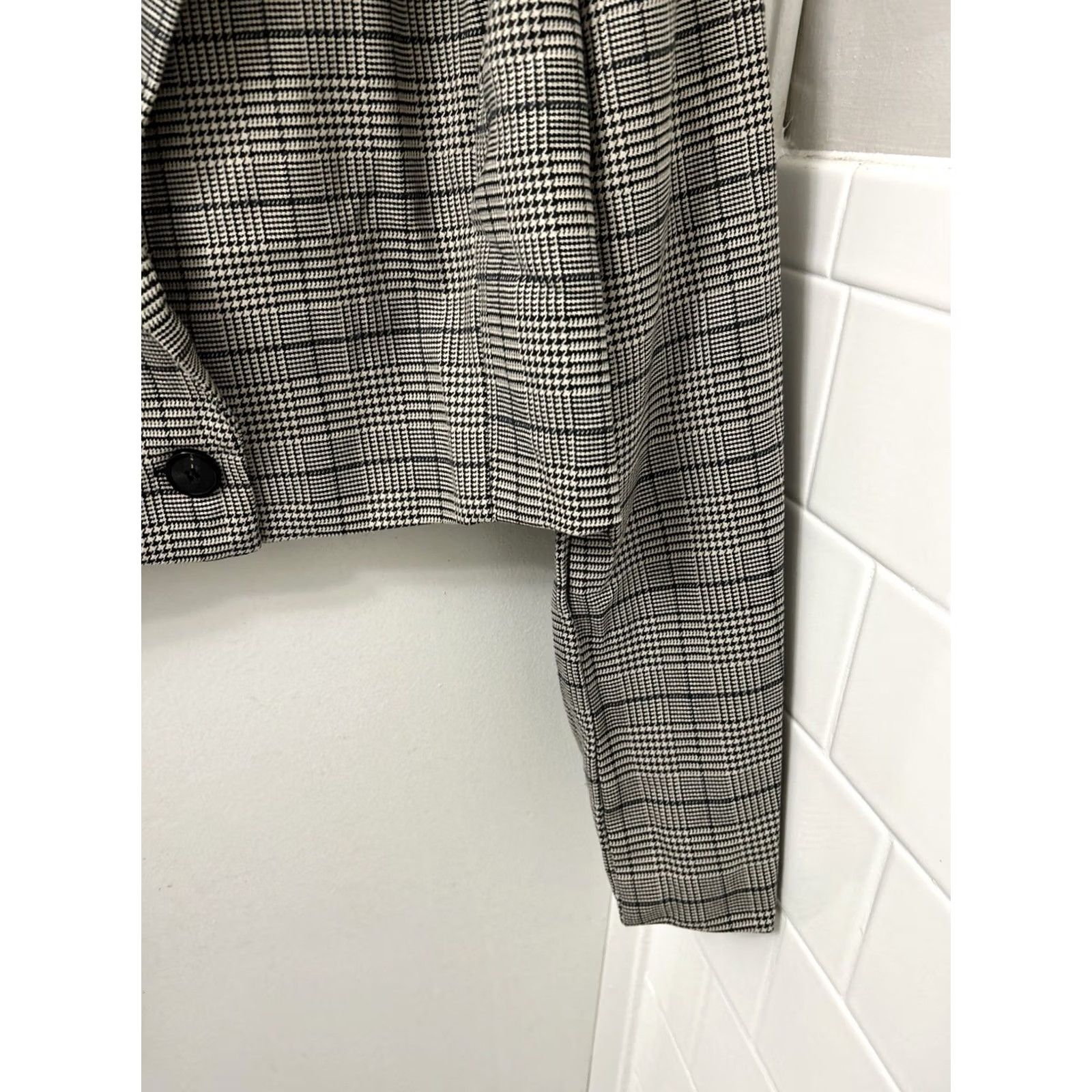 Fashion Nova Fashion Nova Cropped Blazer Womens 2X Gray Plaid Houndstooth Juliet Jacket Size XXL / US 16-18 / IT 52-54 - 7 Thumbnail