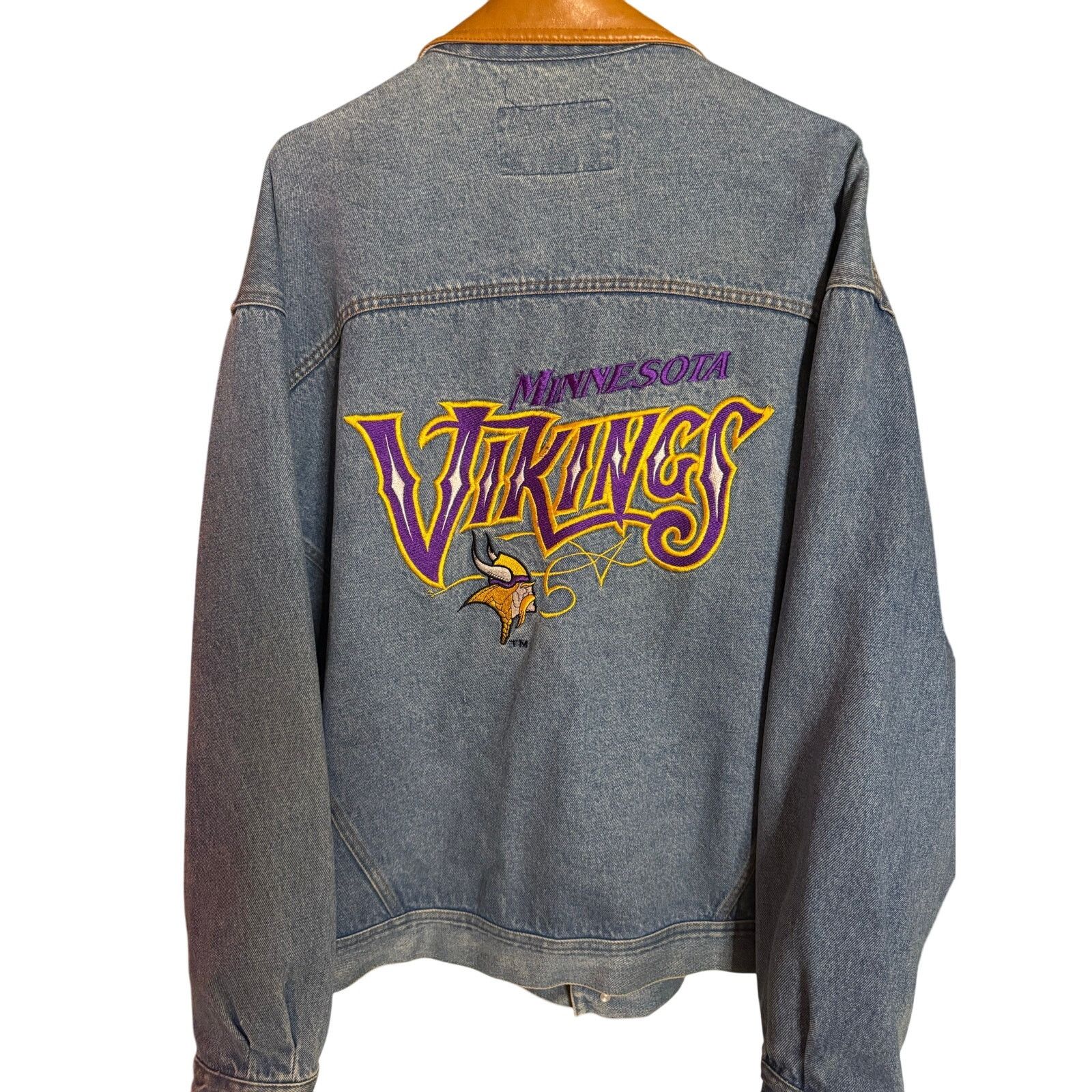 Other Vintage Minnesota Vikings Denim Jacket Size US XL / EU 56 / 4 - 2 Thumbnail