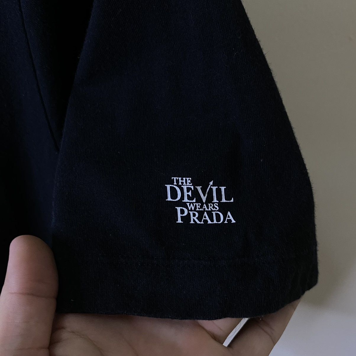 Uniqlo The Devil Wears Prada Movie x Uniqlo UT Collaboration TShirt Size M / US 6-8 / IT 42-44 - 3 Thumbnail