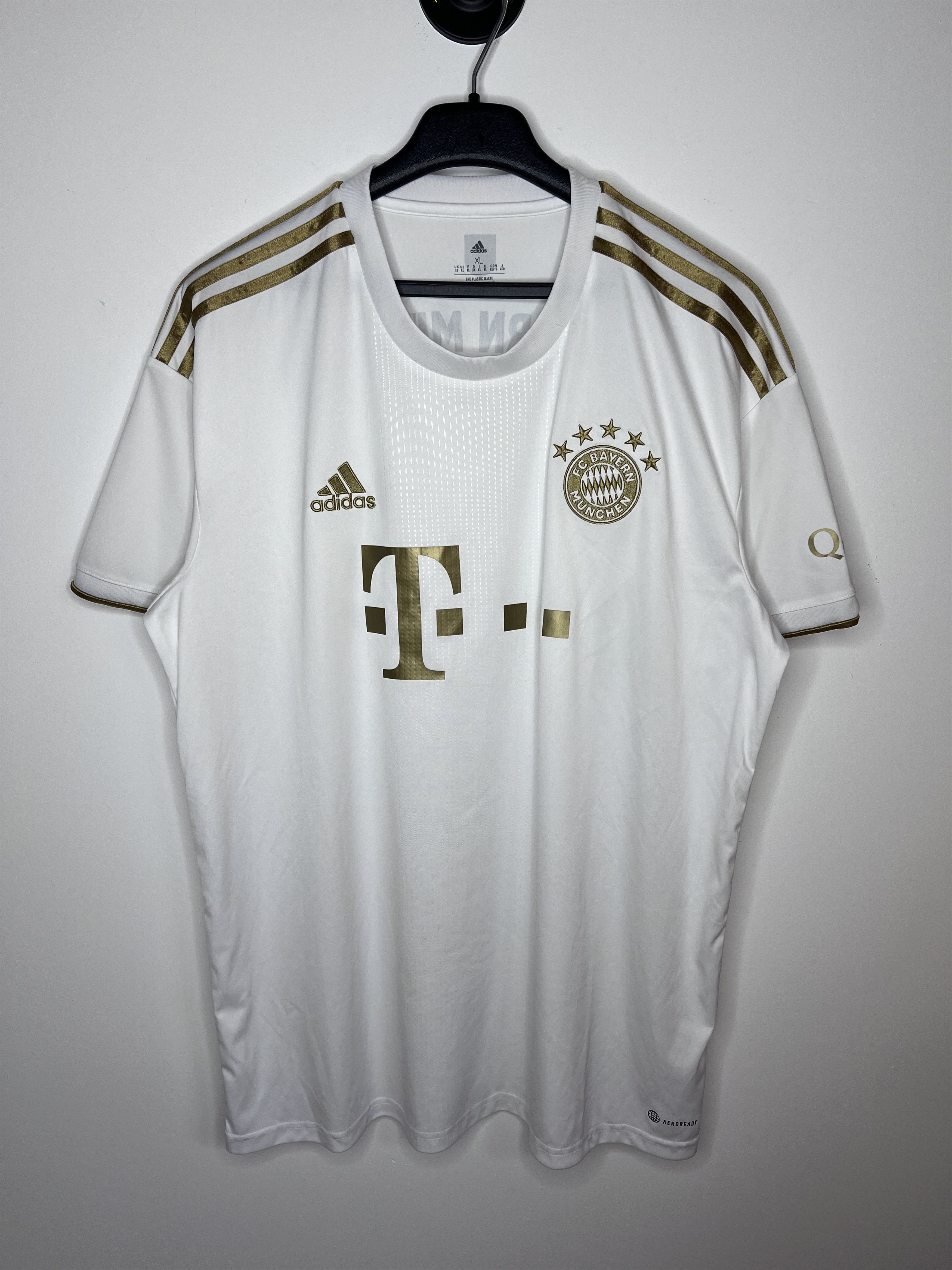 Adidas BAYERN MUNICH 2022 2023 AWAY FOOTBALL SHIRT SOCCER JERSEY Size US XL / EU 56 / 4 - 1 Thumbnail