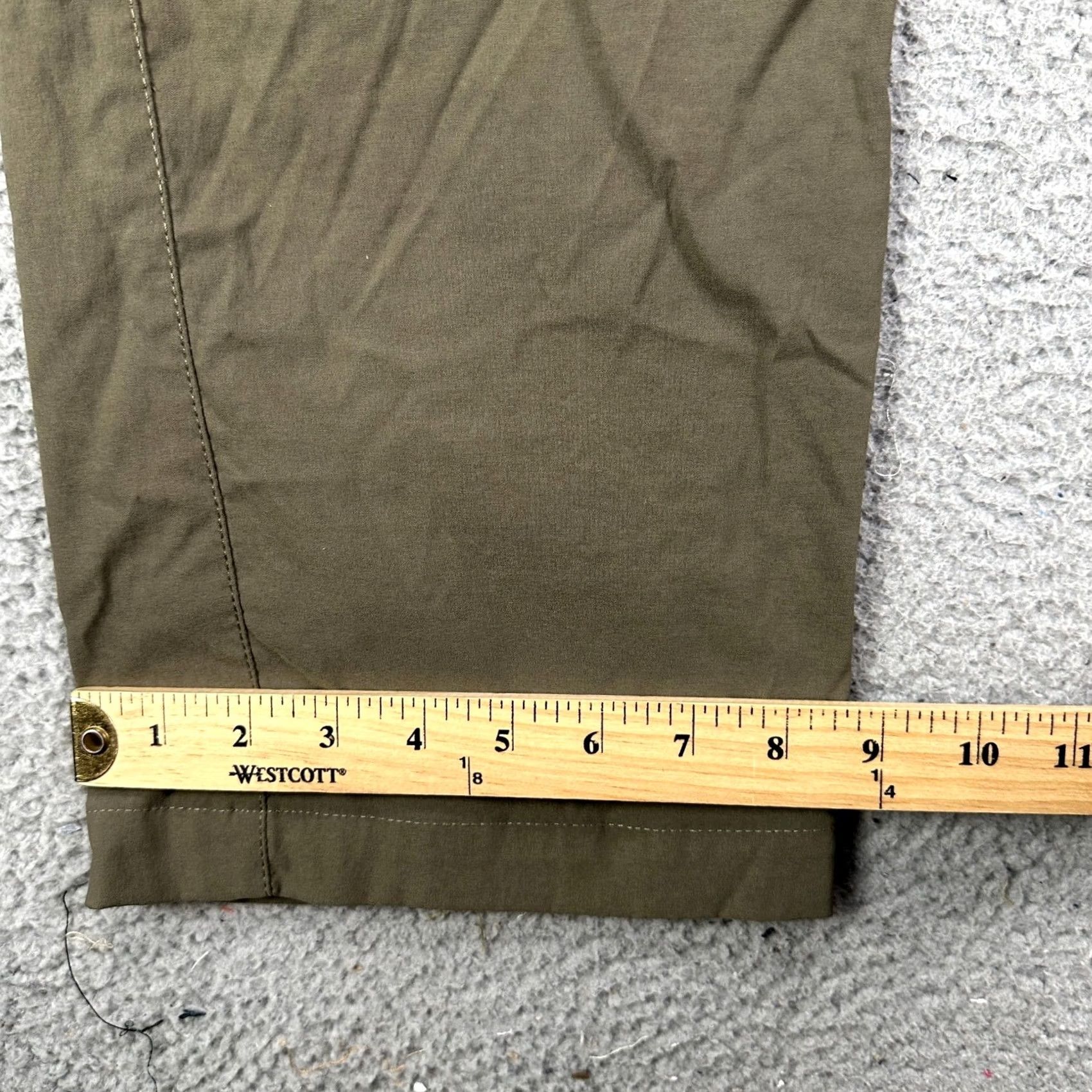 Eddie Bauer Eddie Bauer Mens Pants Hiking Flat Front Chino Straight Leg 35x30 Green Lightweight Stretch Wrinkle Resistant Breathable Travel Casual Workwear EUC Size US 35 - 7 Thumbnail