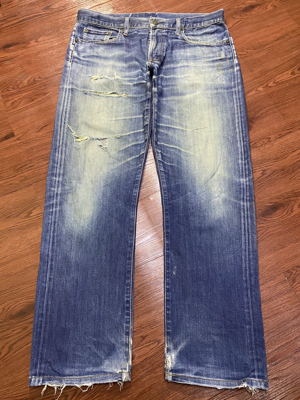 Japanese Brand Vintage Uniqlo UJ Faded Wash Distressed Loose Style Jeans Size US 36 / EU 52 - 1 Thumbnail