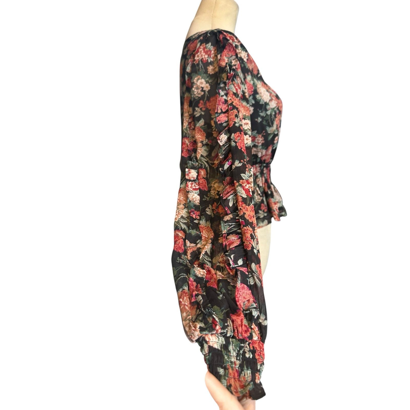 Express Express black red floral long sleeves blouse size XS Size XS / US 0-2 / IT 36-38 - 14 Thumbnail