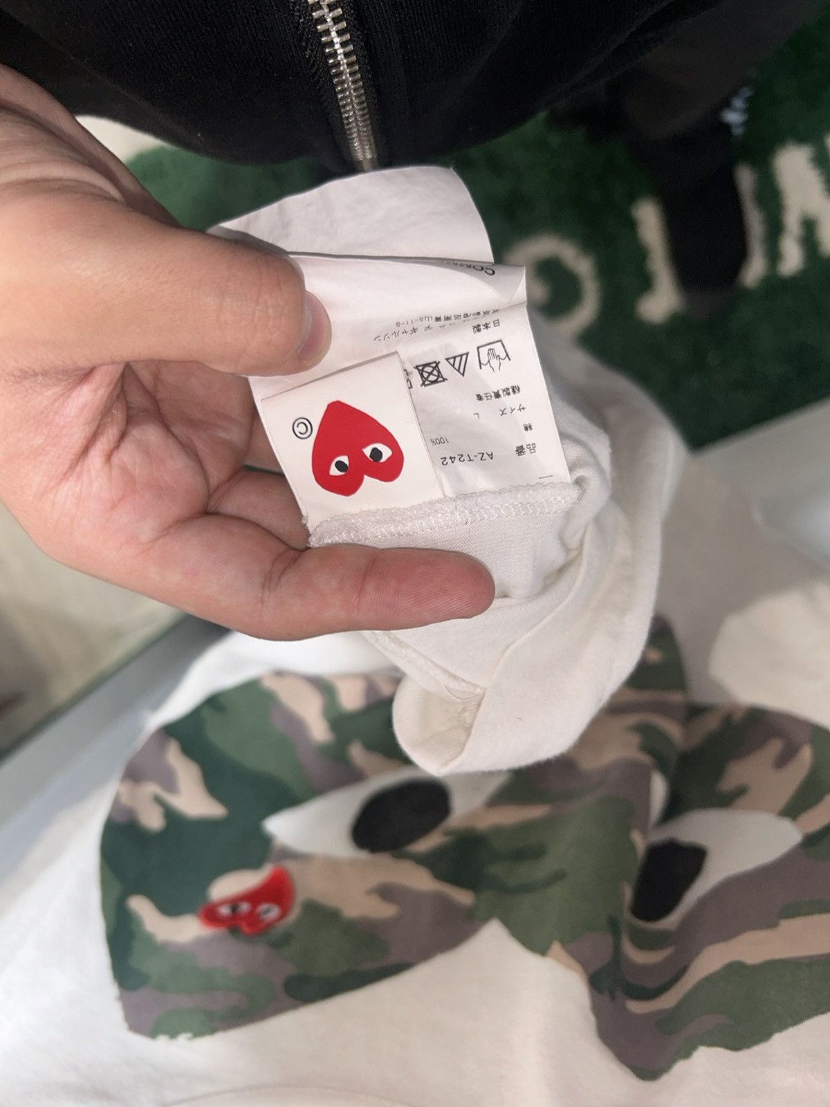 Comme des Garcons Cdg Tshirt White Size Large Size US L / EU 52-54 / 3 - 4 Thumbnail