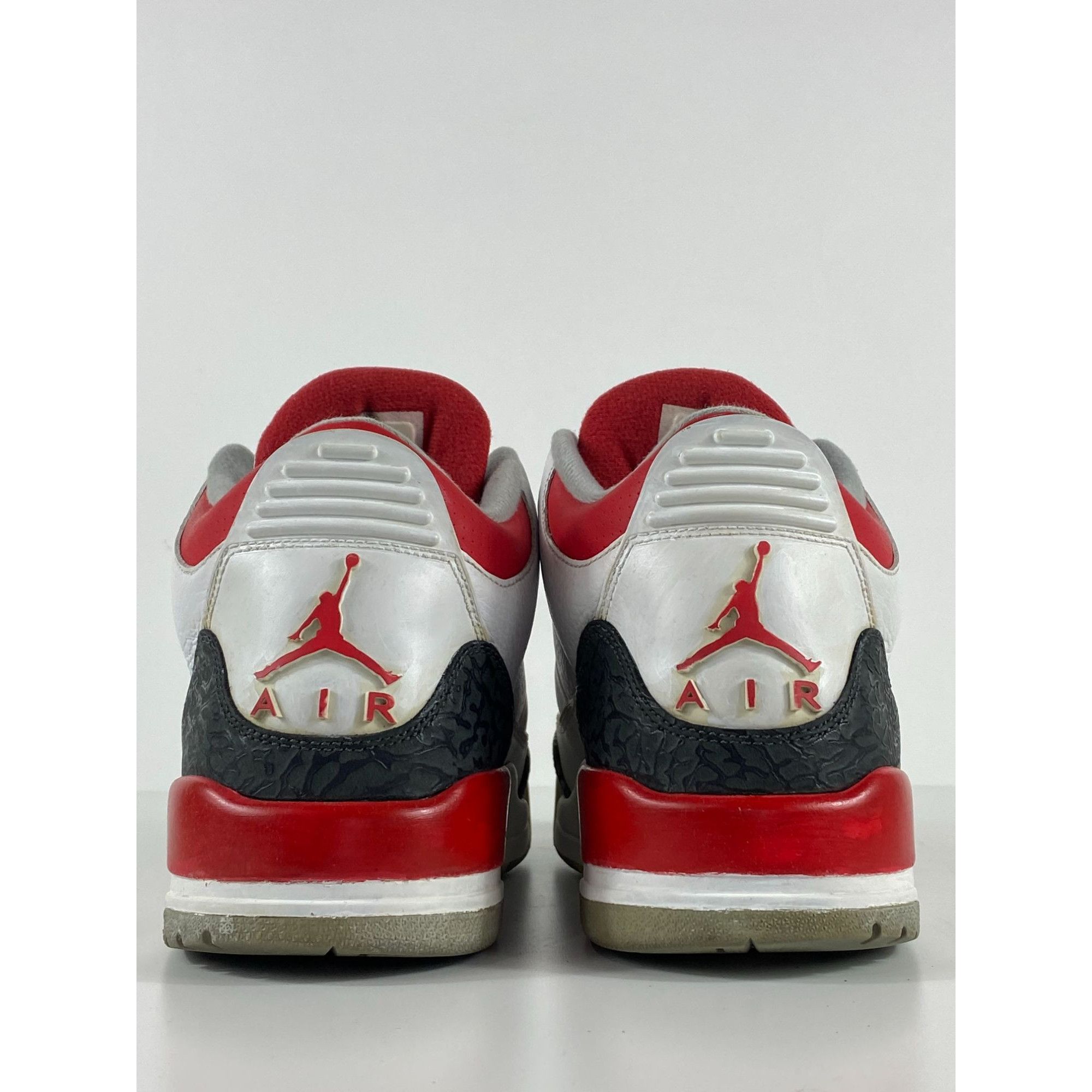 Jordan Brand Jordan 3 Retro Fire Red (2013) Sneakers (136064-120) Size 9 Size US 9 / EU 42 - 5 Thumbnail