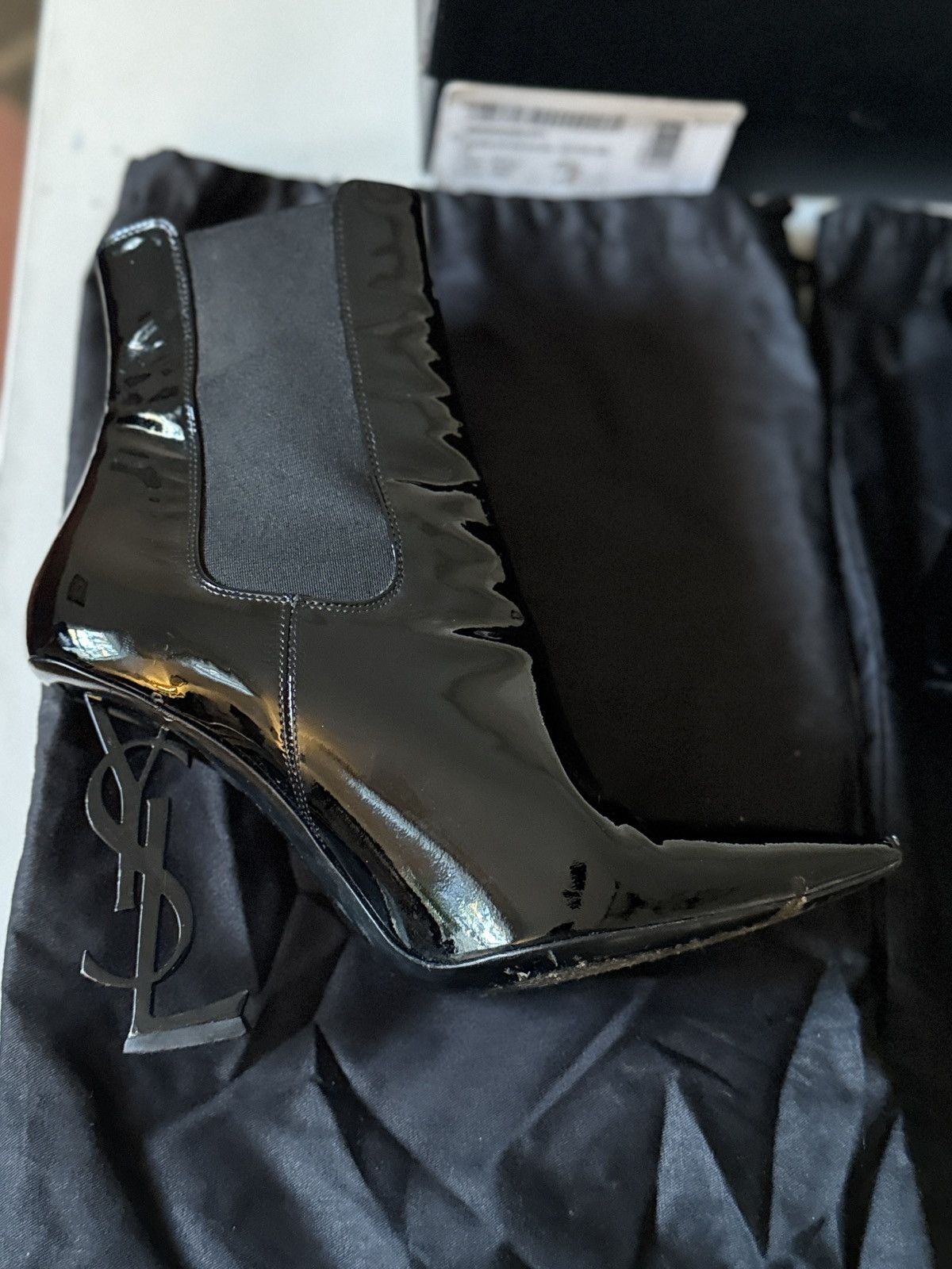 Yves Saint Laurent Yves Saint Laurent Ankle Chelsea Signature Boots Size US 7 / IT 37 - 4 Thumbnail
