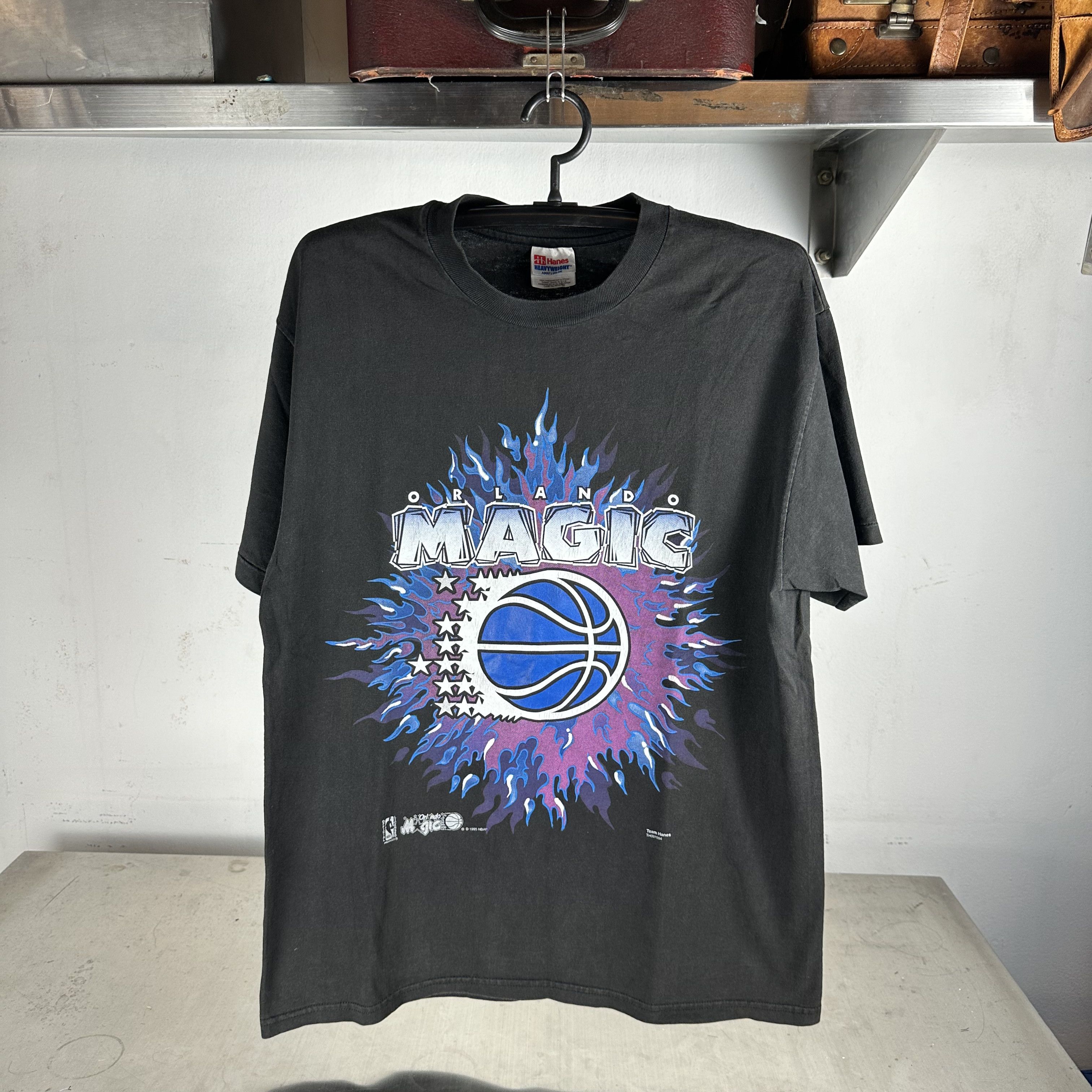 Vintage Vintage 1995 Orlando Magic NBA Flaming Logo Graphic T-shirt Size US L / EU 52-54 / 3 - 1 Thumbnail