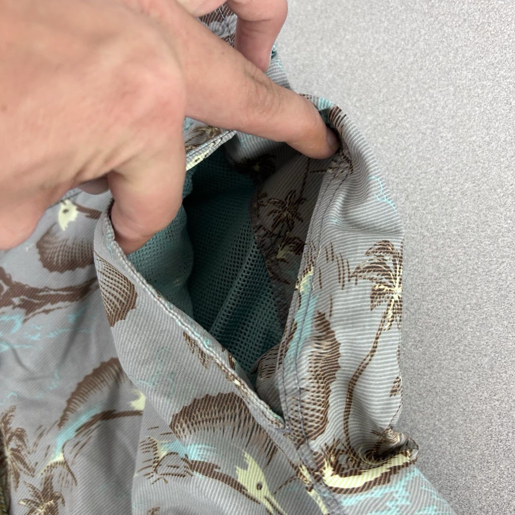 Tommy Bahama Tommy Bahama Relax Men's Swim Trunks Size XL Lined All Over Print Hawaiian Beach Trunks Mens XS? Size US 36 / EU 52 - 4 Thumbnail