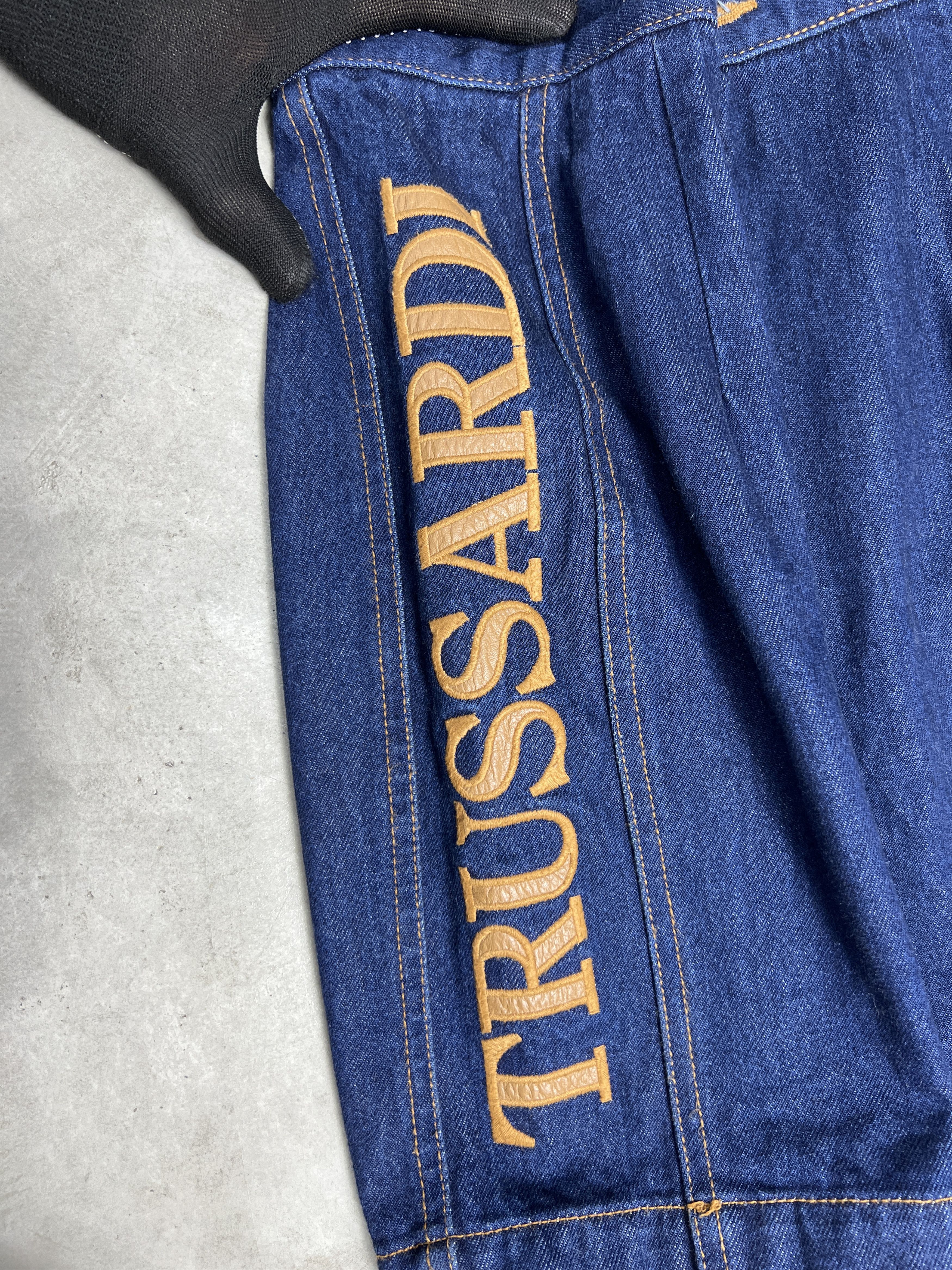 Trussardi × Vintage Vintage 90s Trussardi Embroidery Mini Skirt GTMPT612 Size 26" / US 2 / IT 38 - 5 Thumbnail