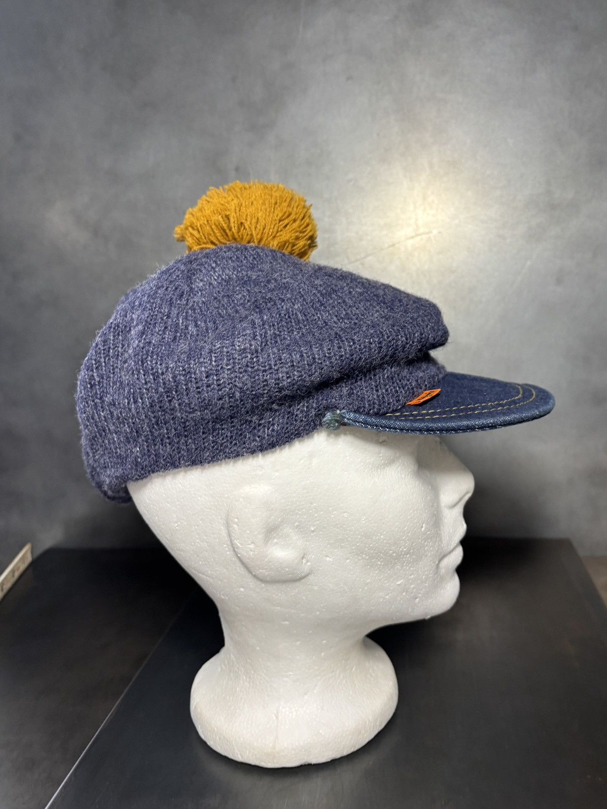 Levi's 1970s Levi's Orange Tab Hat Vintage Ski Pom Pom Brim Beanie Size ONE SIZE - 1 Thumbnail