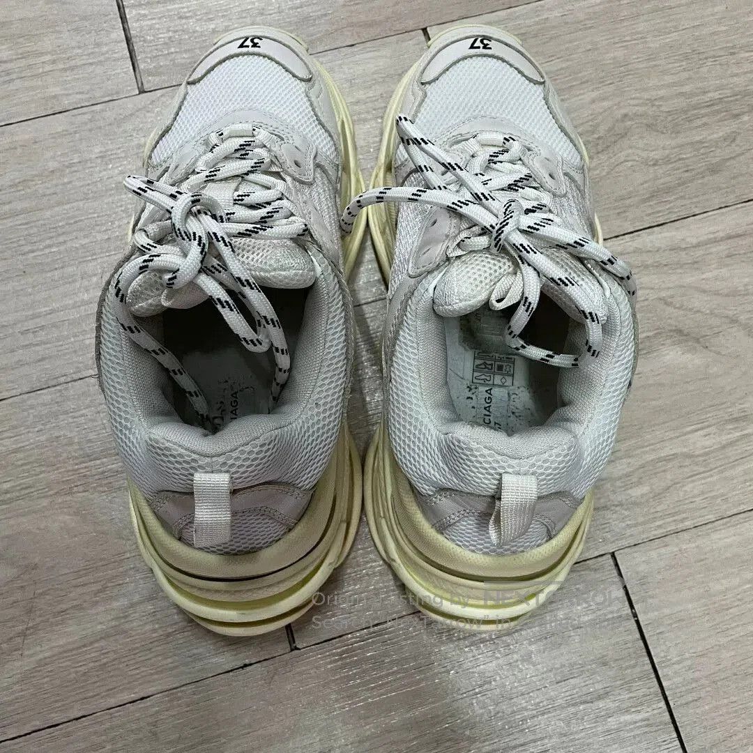 Balenciaga Balenciaga Triple S Sneakers White Brown. Size US 6 / EU 39 - 4 Thumbnail