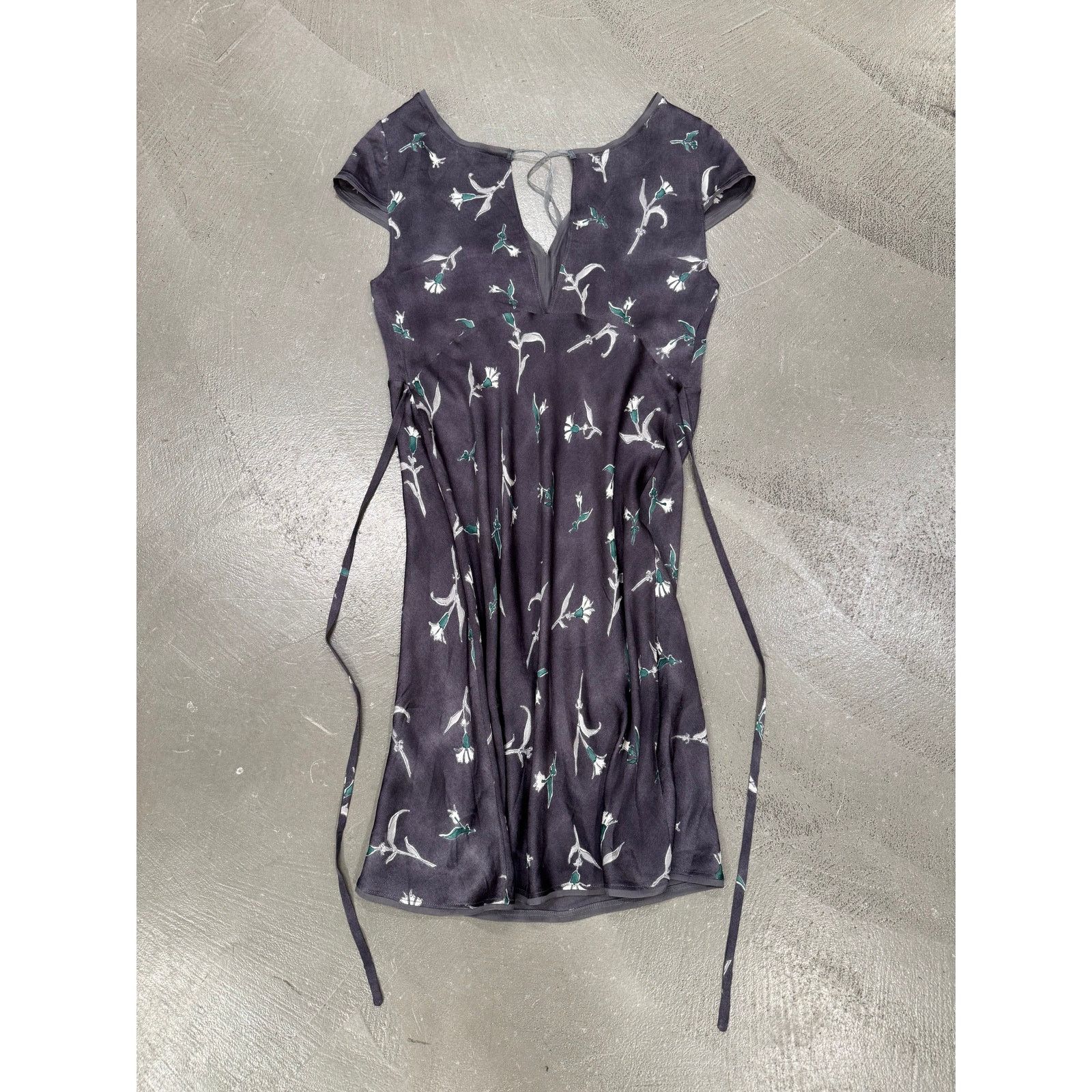 Prada F/W 1997 Prada floral silk mini dress Size M / US 6-8 / IT 42-44 - 2 Thumbnail
