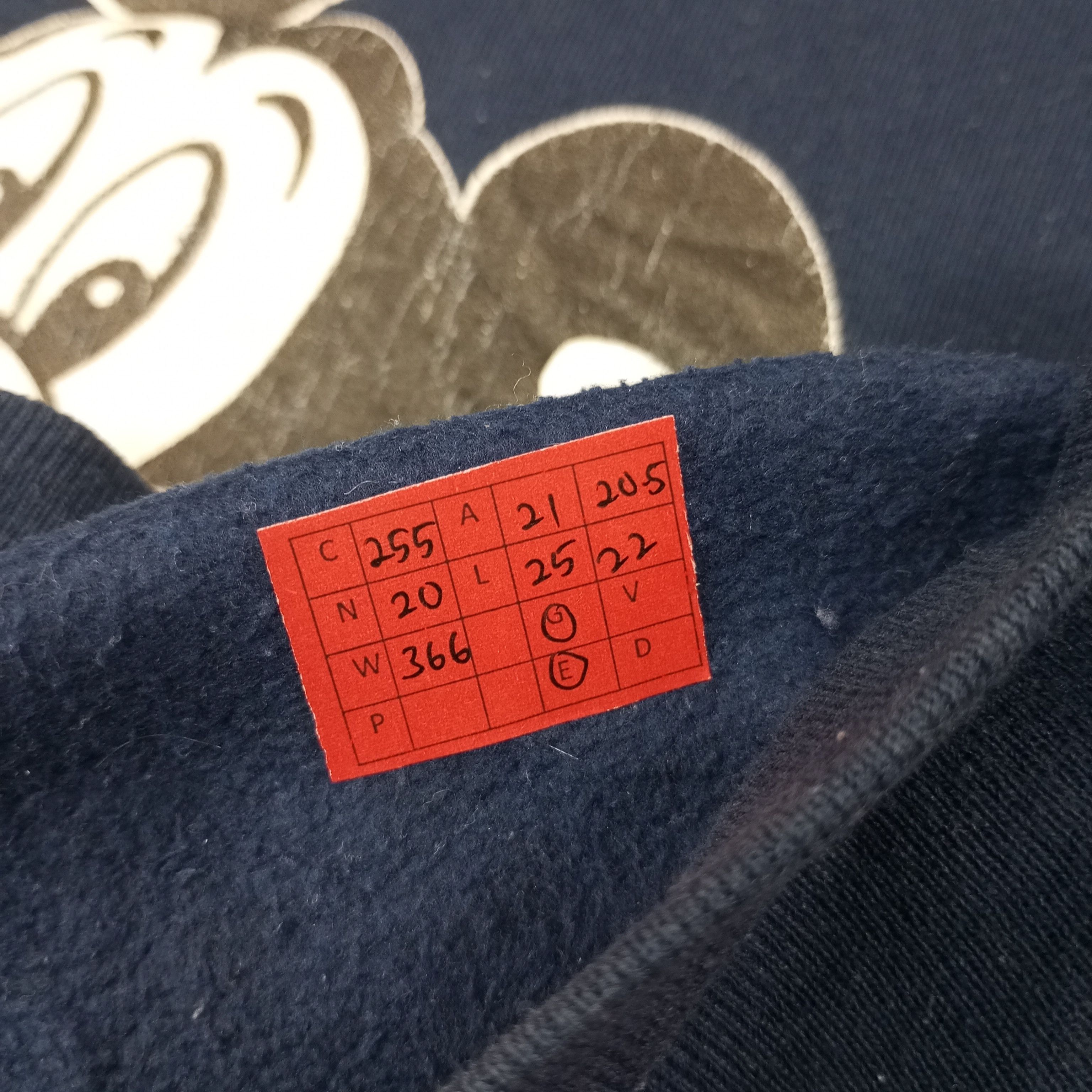 Vintage Mickey Mouse The Disney Store Vintage Sweatshirt c255n20 Size US M / EU 48-50 / 2 - 9 Thumbnail