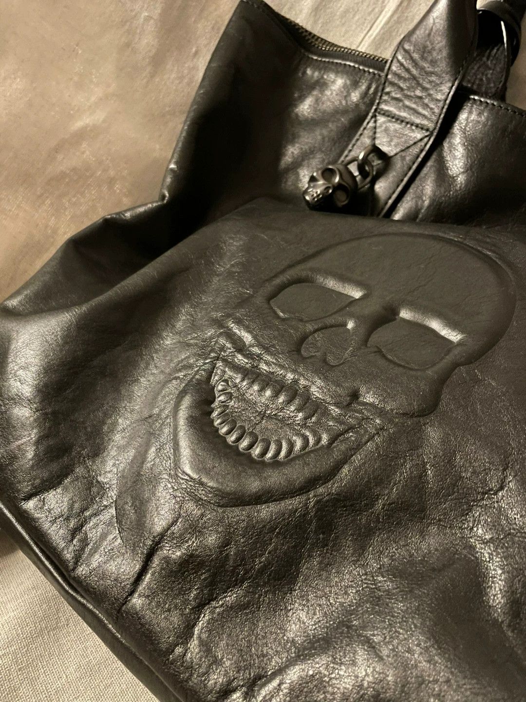 Alexander McQueen Alexander McQueen Skull Embossed Black Leather Bag Size ONE SIZE - 4 Thumbnail