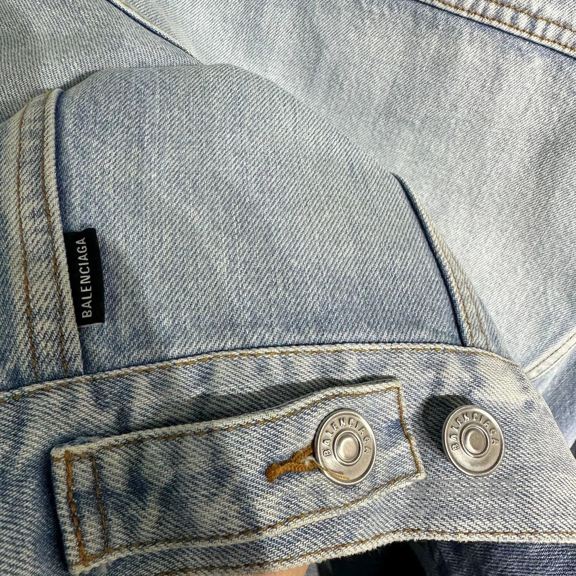 Balenciaga Balenciaga Washed Denim Jacket with Logo. Size US S / EU 44-46 / 1 - 7 Thumbnail