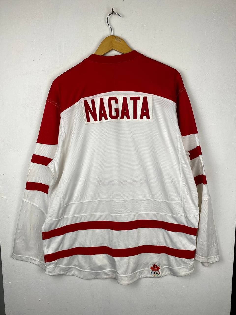 Nike vintage nike canada olympic vancouver jersey nice design Size US L / EU 52-54 / 3 - 8 Thumbnail