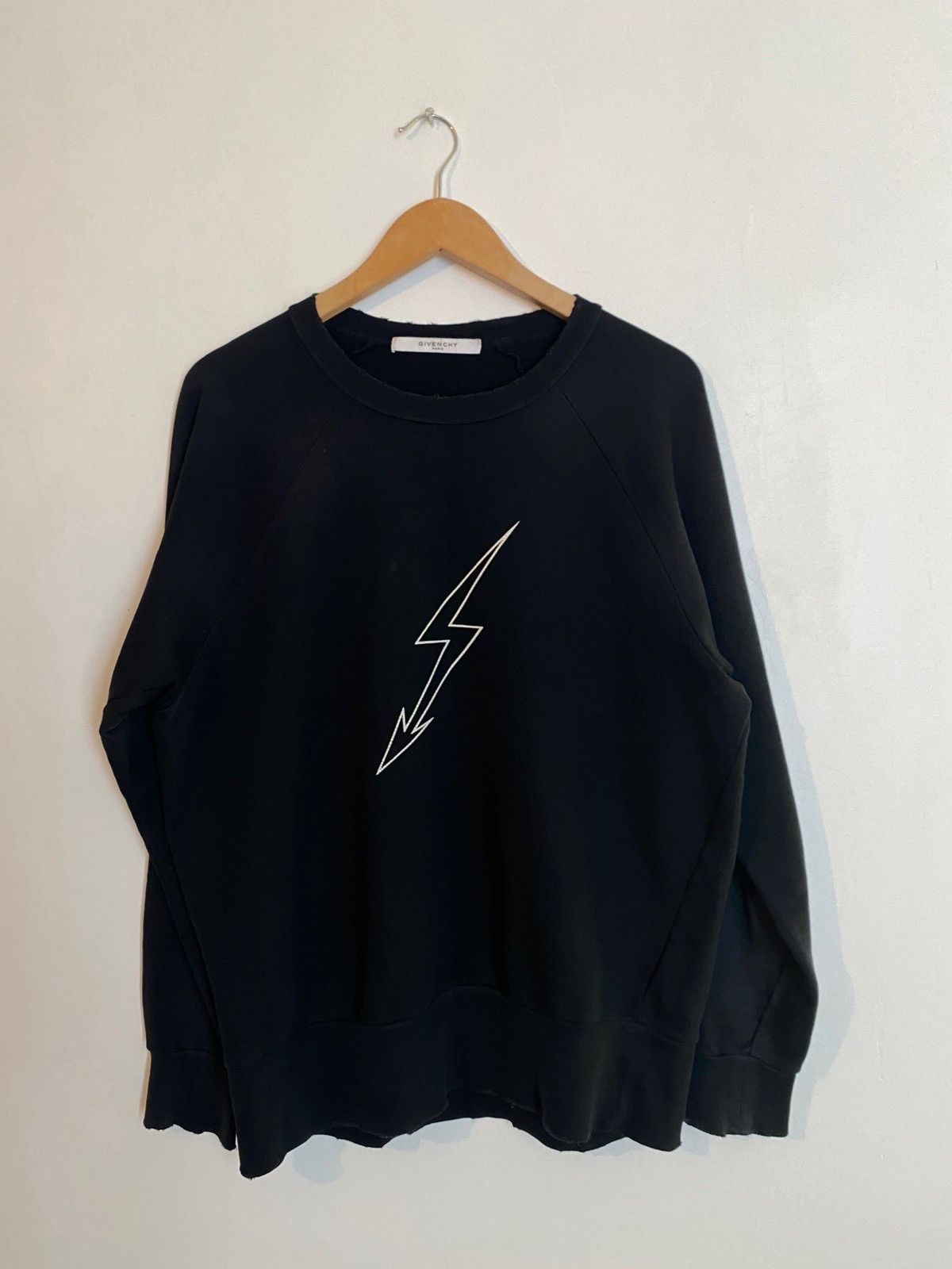 Givenchy destroyed crewneck hot sale