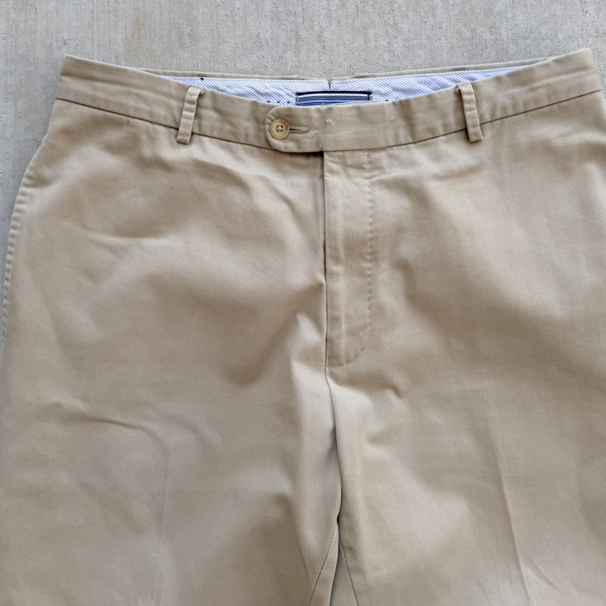 Peter Millar Peter Millar Chino Pants Size 33 Straight Fit Khaki Golf Size US 33 - 2 Thumbnail