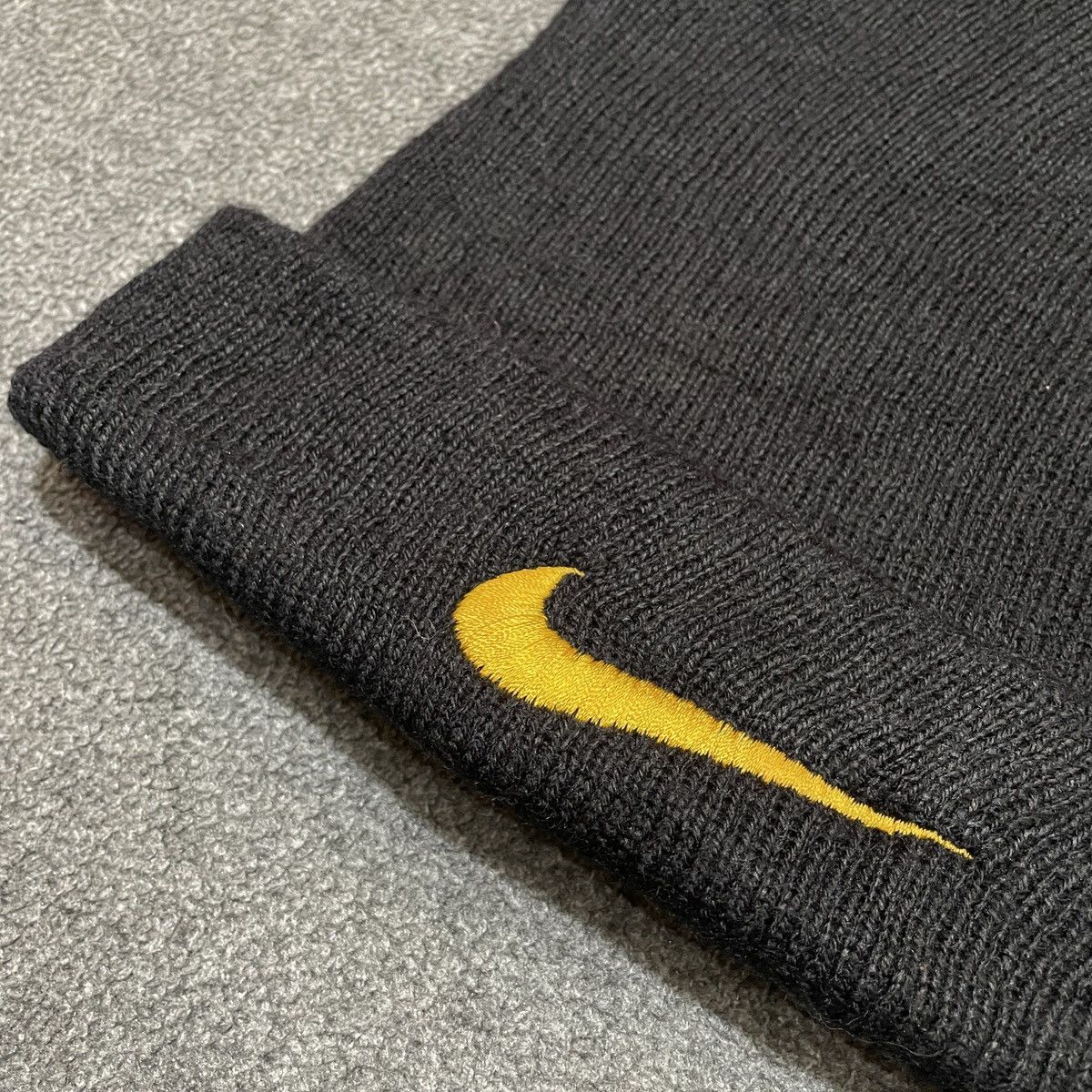 Nike Vintage Nike Gold Swoosh Beanie Hat Size ONE SIZE - 2 Thumbnail