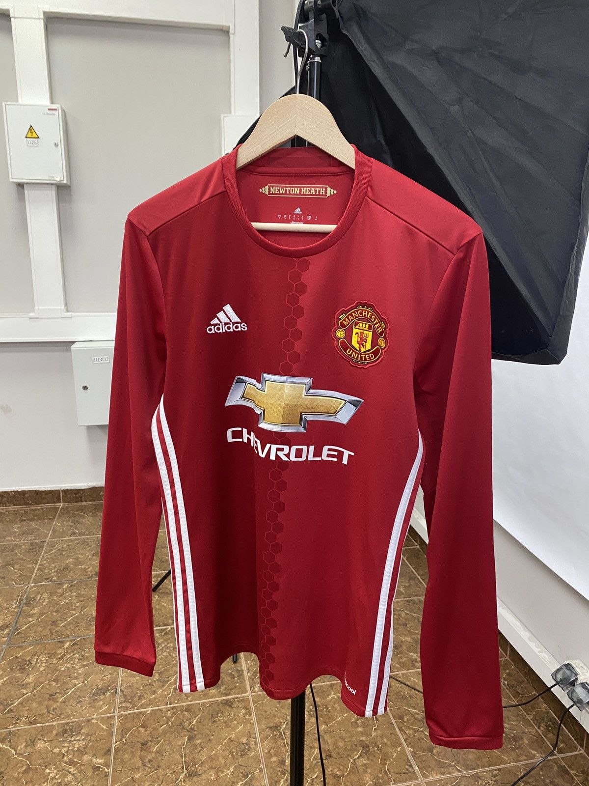 Adidas Vintage Adidas Manchester United Long Sleeve Soccer Y2K Rare Size US S / EU 44-46 / 1 - 1 Thumbnail