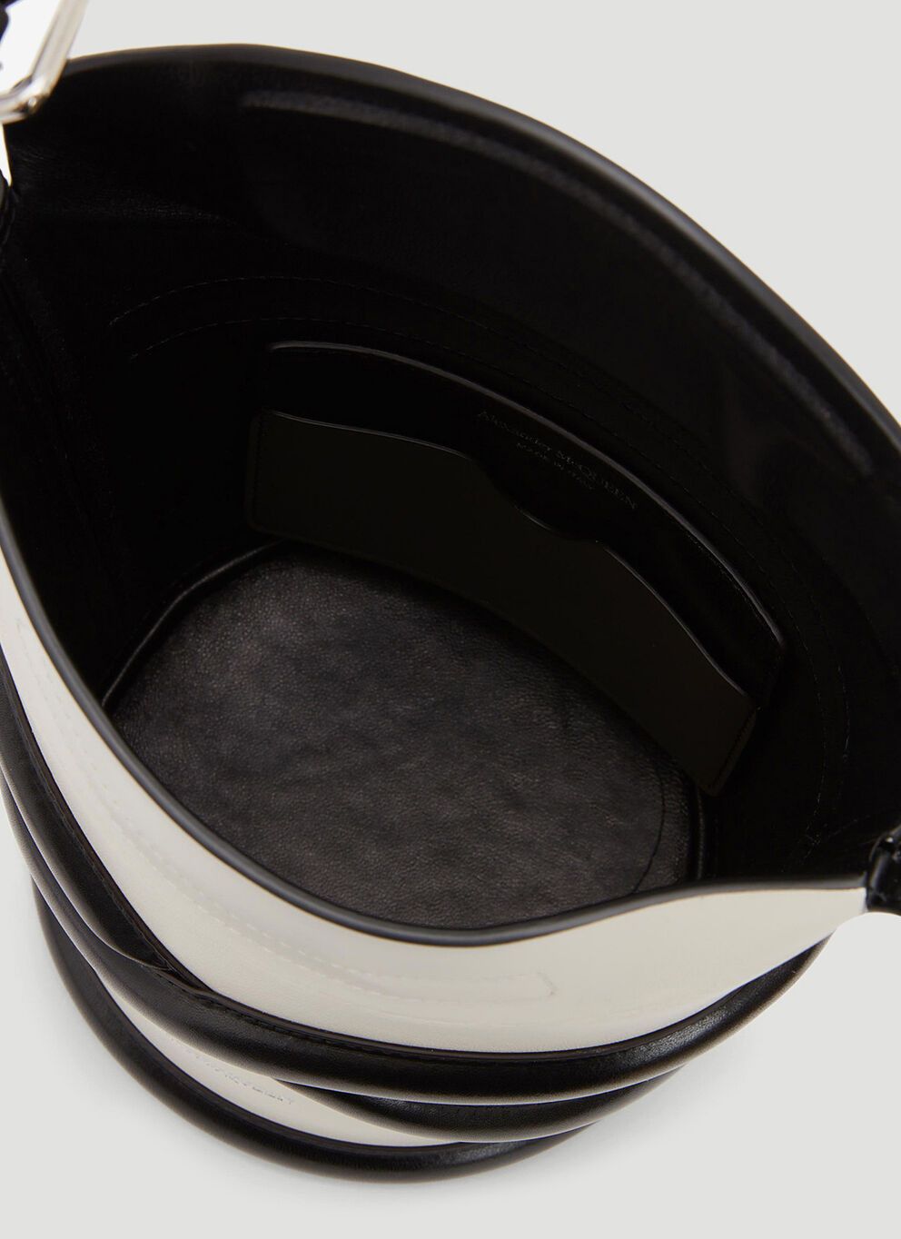 Alexander McQueen o1w1db10925 Size: OS/The Curve in Black/White Size ONE SIZE - 5 Thumbnail