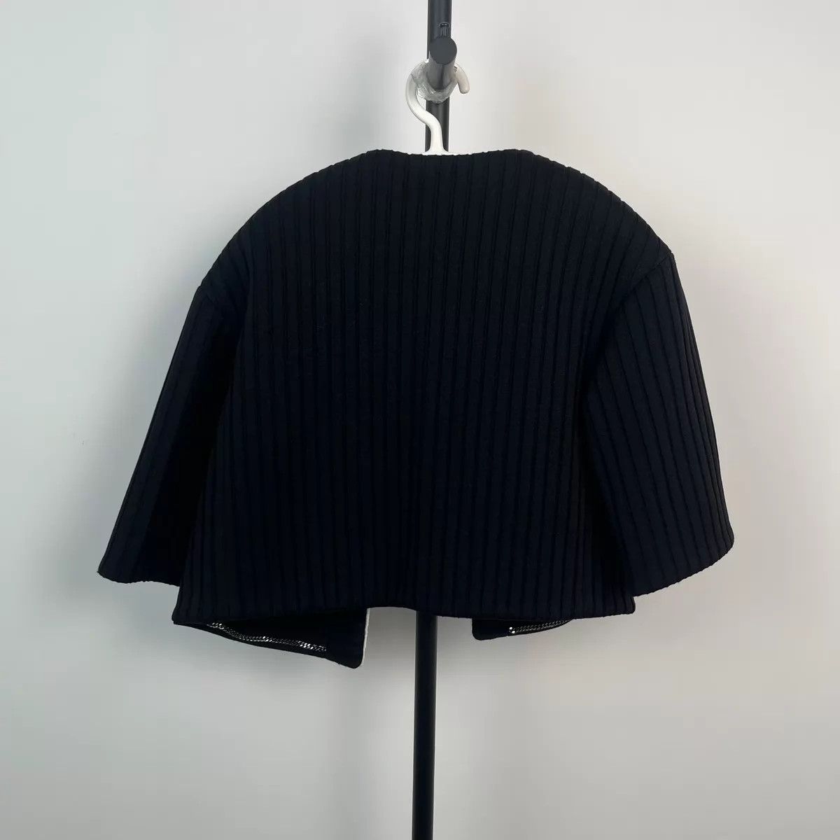 Chanel Chanel knit short black jacket Size XS / US 0-2 / IT 36-38 - 2 Thumbnail