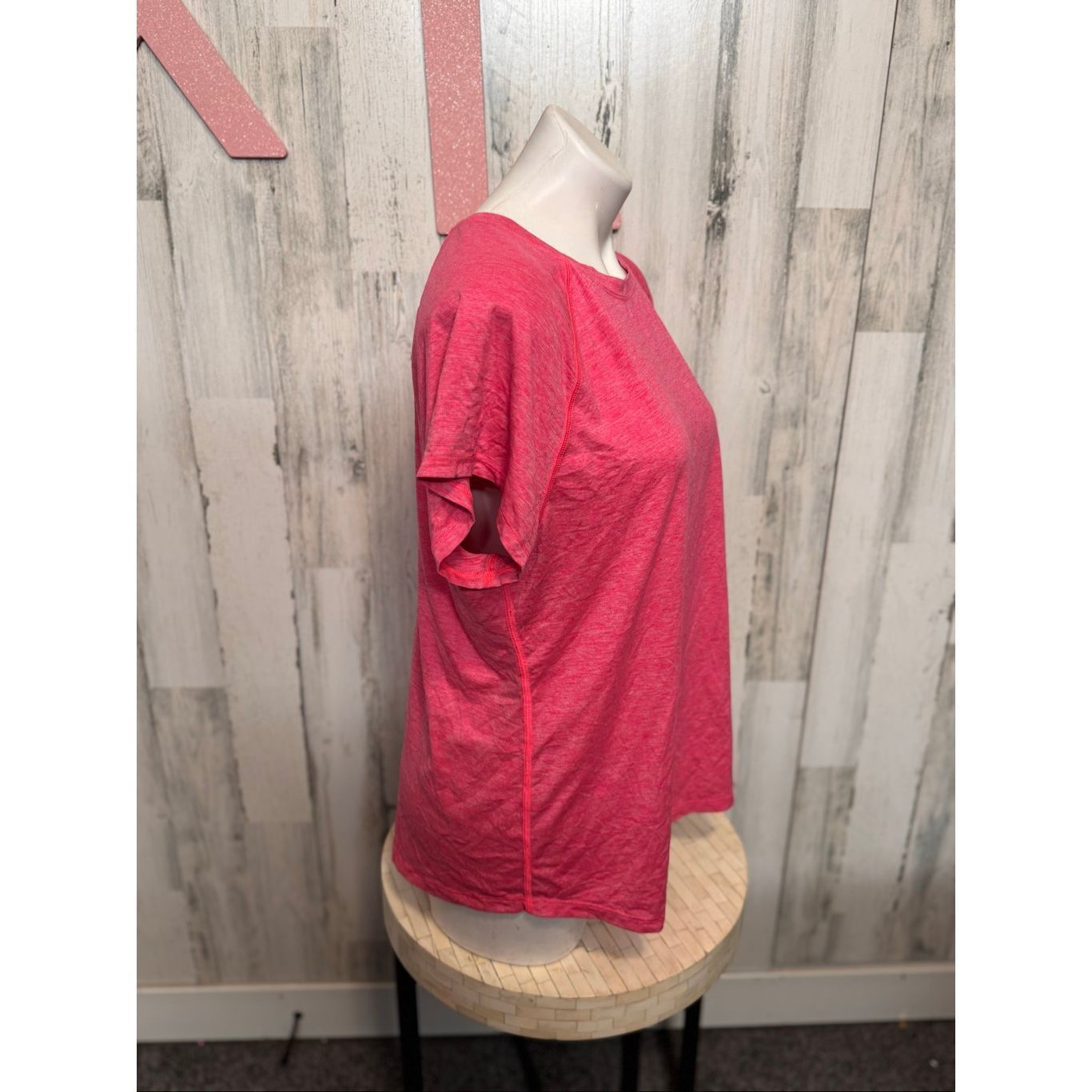 Other Women’s Pink Short Sleeve Athletic Tee Shirt XL Lightweight Size XL / US 12-14 / IT 48-50 - 4 Thumbnail