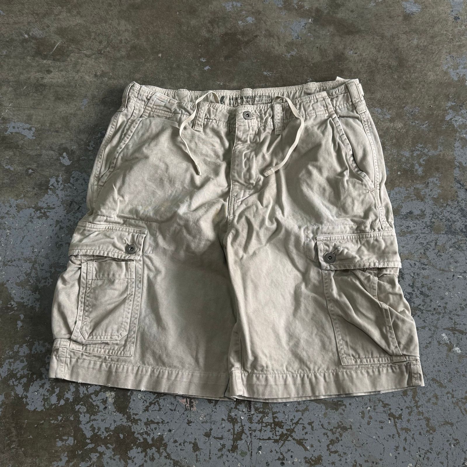 American Eagle Outfitters Vintage Y2K American Eagle Cargo Shorts Size US 33 - 1 Thumbnail