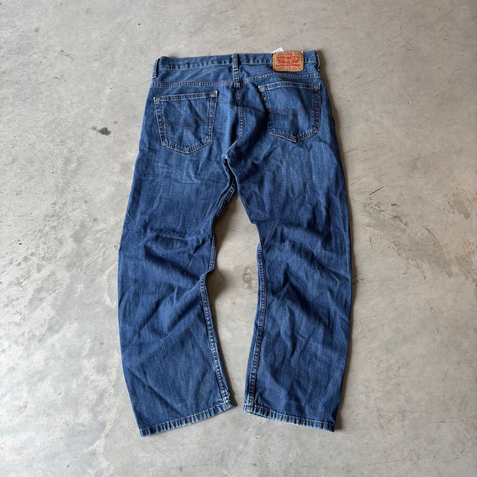 Levi's Vintage Levi’s 569 distressed baggy jeans Size US 33 - 2 Thumbnail