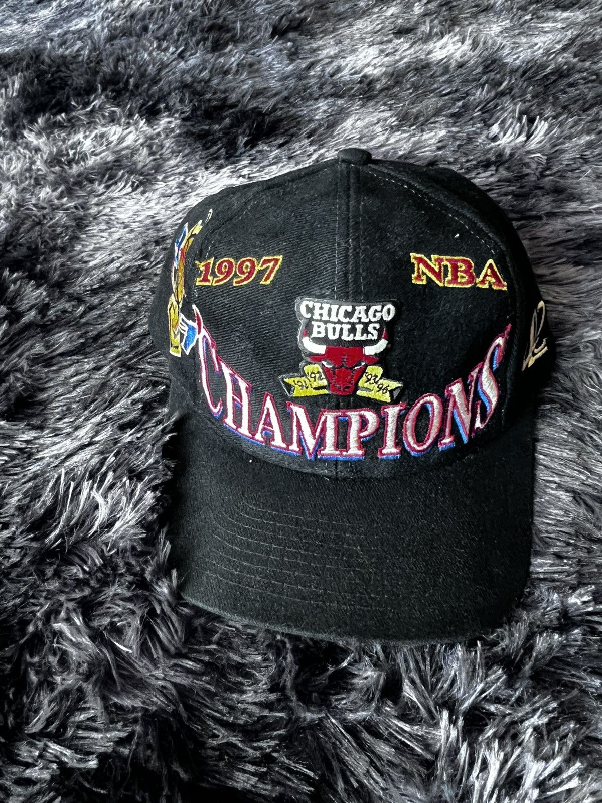 Logo Athletic × Vintage 1997 Bulls Championship Cap Size ONE SIZE - 1 Thumbnail